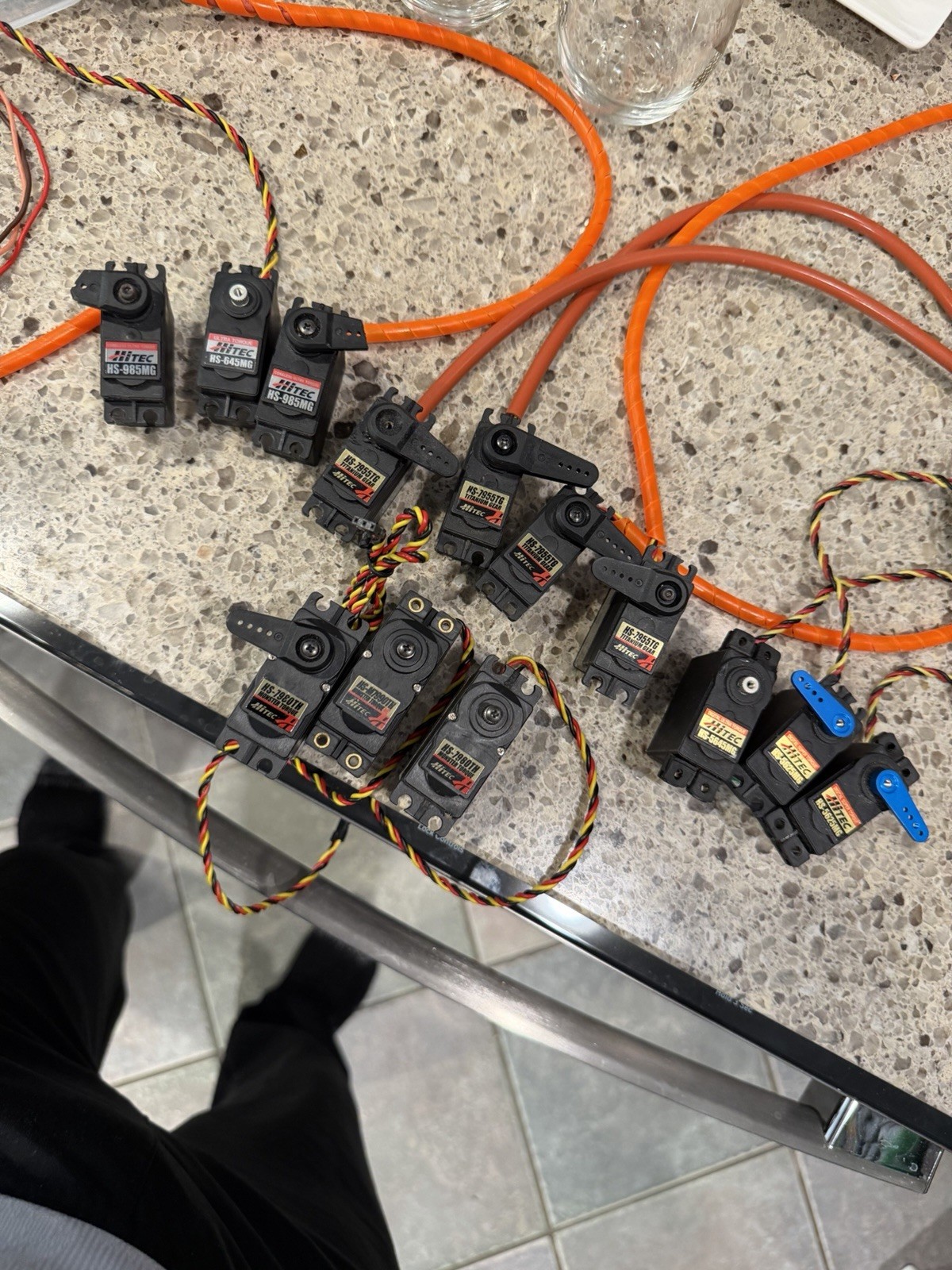 (13)Hitec Servo Lot - HS-M7990TH HS-7980TH HS-7955TG HS-5645MG HS-5625MG, ETC