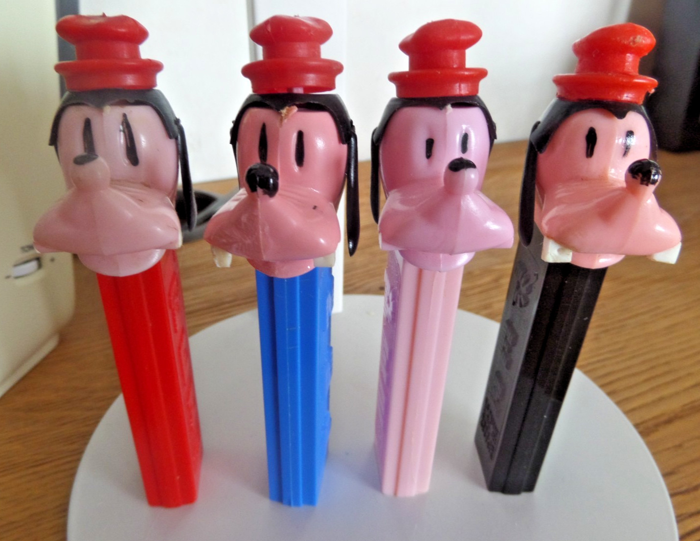 4 PEZ Vintage RARE European Lot Walt Disney Goofy NO FEET