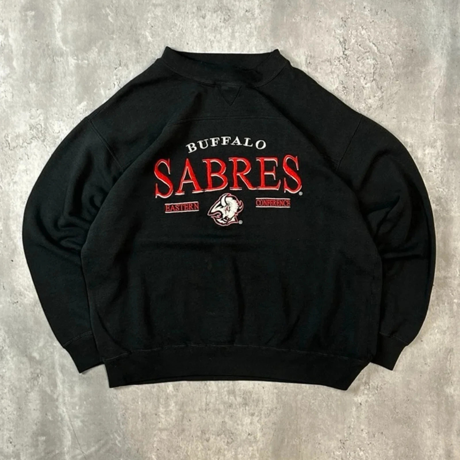 HOT ITEM Vintage 90s The Sabres NHL Goat Head Hockey Print Sweatshirt
