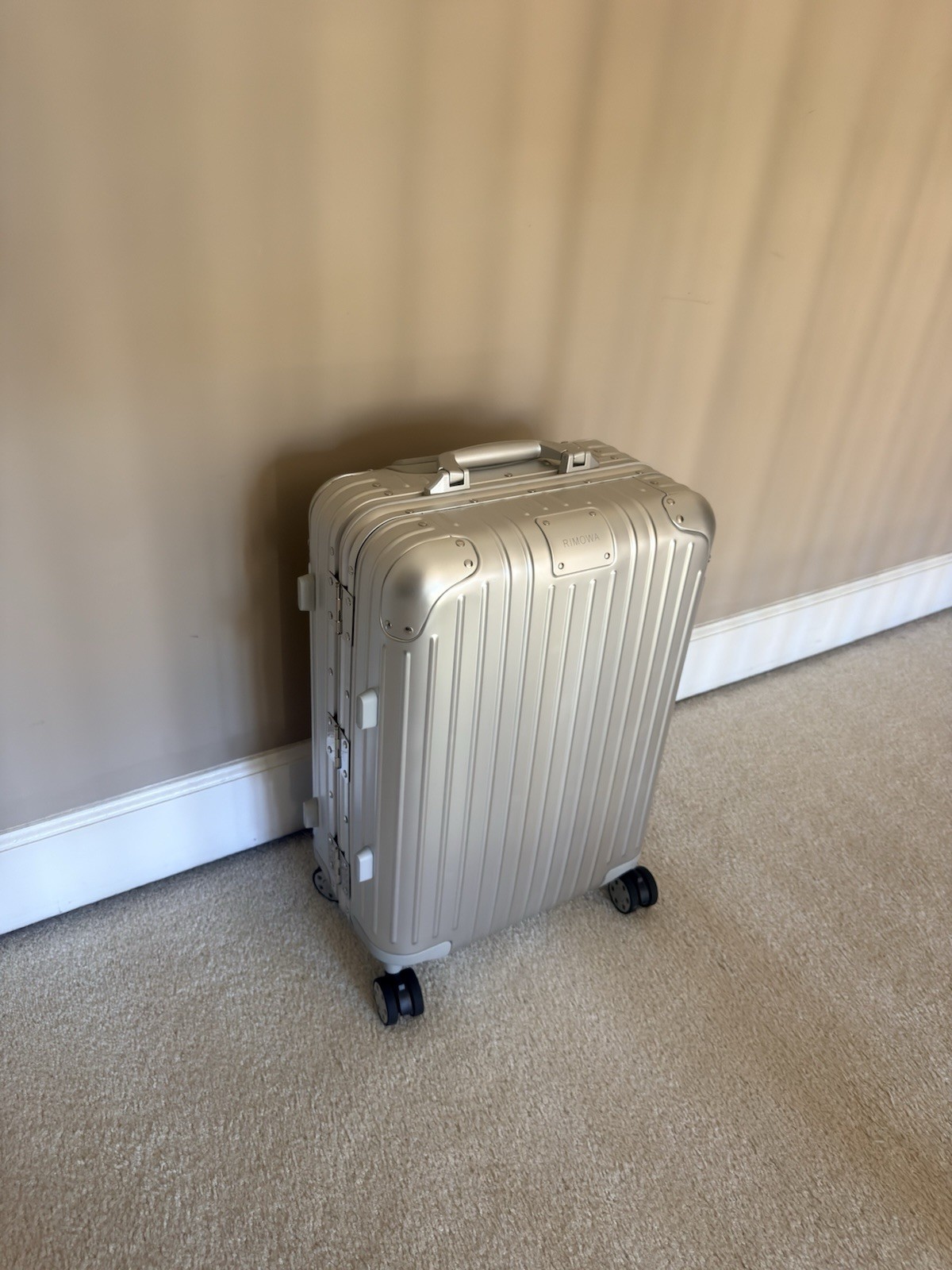Rimowa Cabin Classic Aluminum Carry-On Suitcase, Slightly Used, Good Condition Rimowa Cabin Classic Aluminum Carry-On Suitcase, Slightly Used, Good Condition