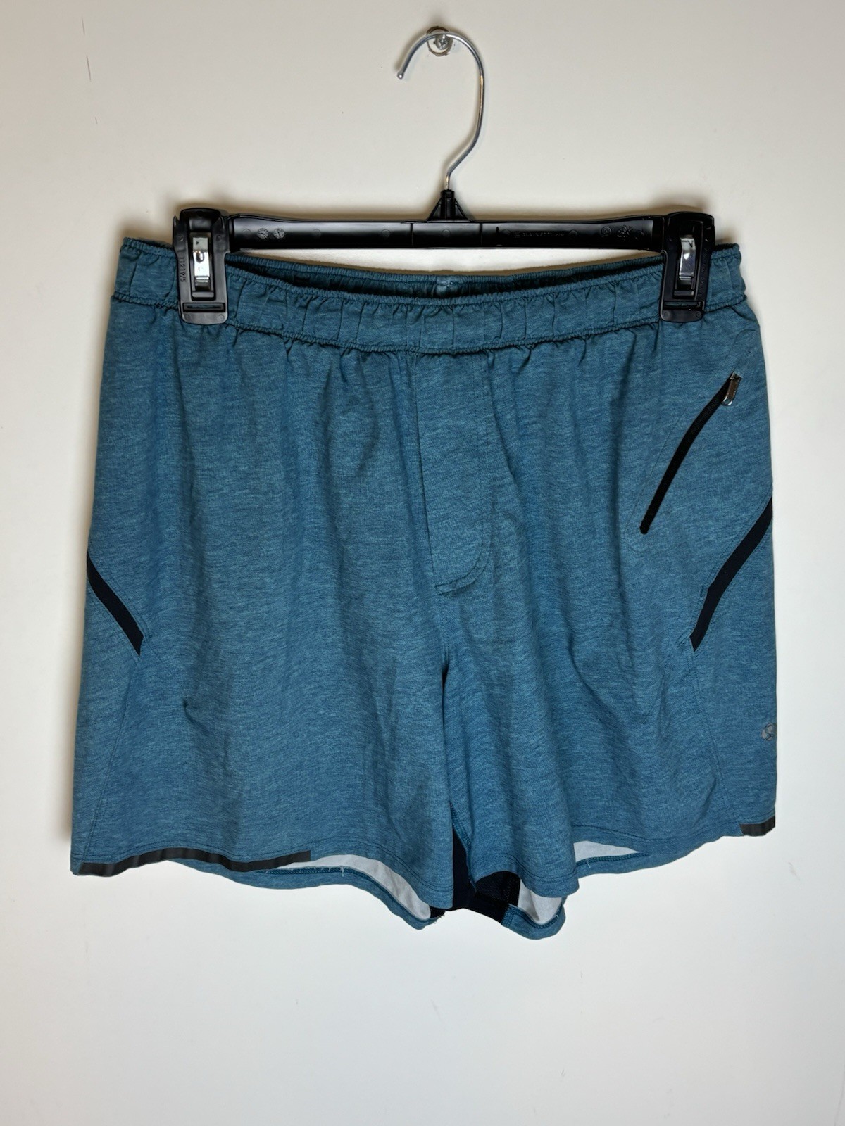 Lululemon Men\'s Size LG Blue Pace Breaker Lined Athletic Shorts Zip Pocket Lululemon Men\'s Size LG Blue Pace Breaker Lined Athletic Shorts Zip Pocket