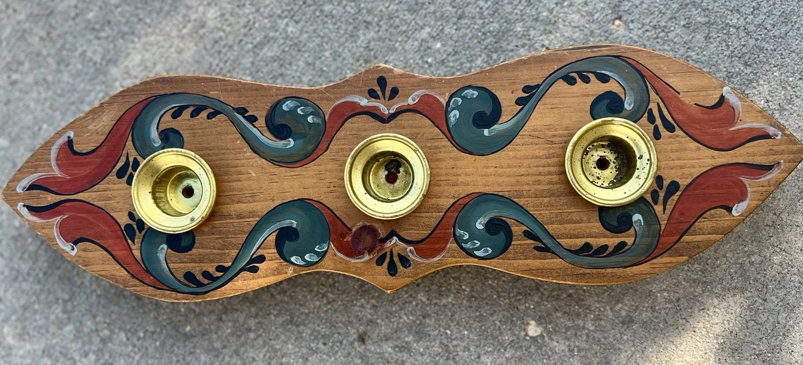 Vtg Rosemaling Folk Art Sweden Wood Brass Candle Holder Table Centerpiece Vtg Rosemaling Folk Art Sweden Wood Brass Candle Holder Table Centerpiece
