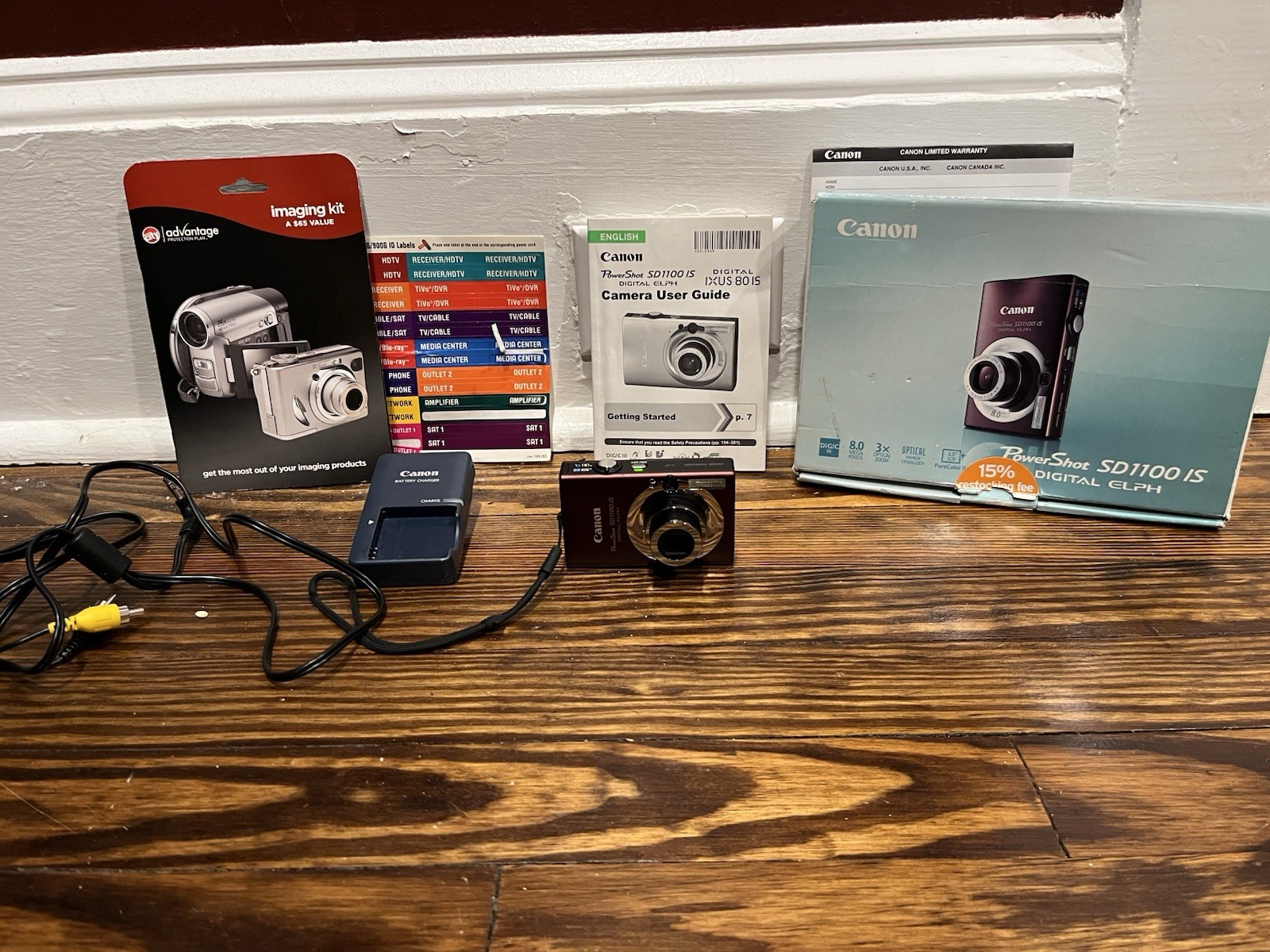 Vintage Canon PowerShot SD1100 IS 8MP Digital Elph With Accessories Works Vintage Canon PowerShot SD1100 IS 8MP Digital Elph With Accessories Works