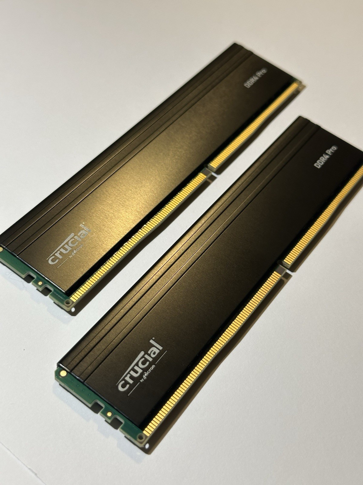 Crucial DDR4 Pro 64GB (2x32GB) DDR4-3200 288-Pin UDIMM Unbuffered Crucial DDR4 Pro 64GB (2x32GB) DDR4-3200 288-Pin UDIMM Unbuffered