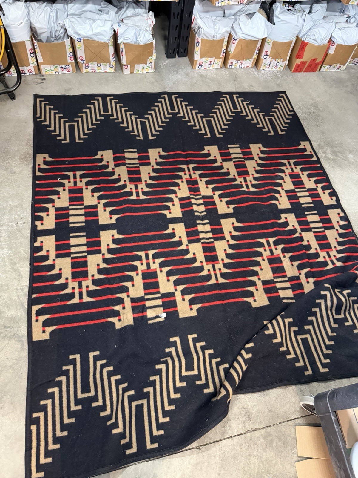 Pendleton Potlatch Robe Wool Geometric Native Blanket Limited Edition Pendleton Potlatch Robe Wool Geometric Native Blanket Limited Edition