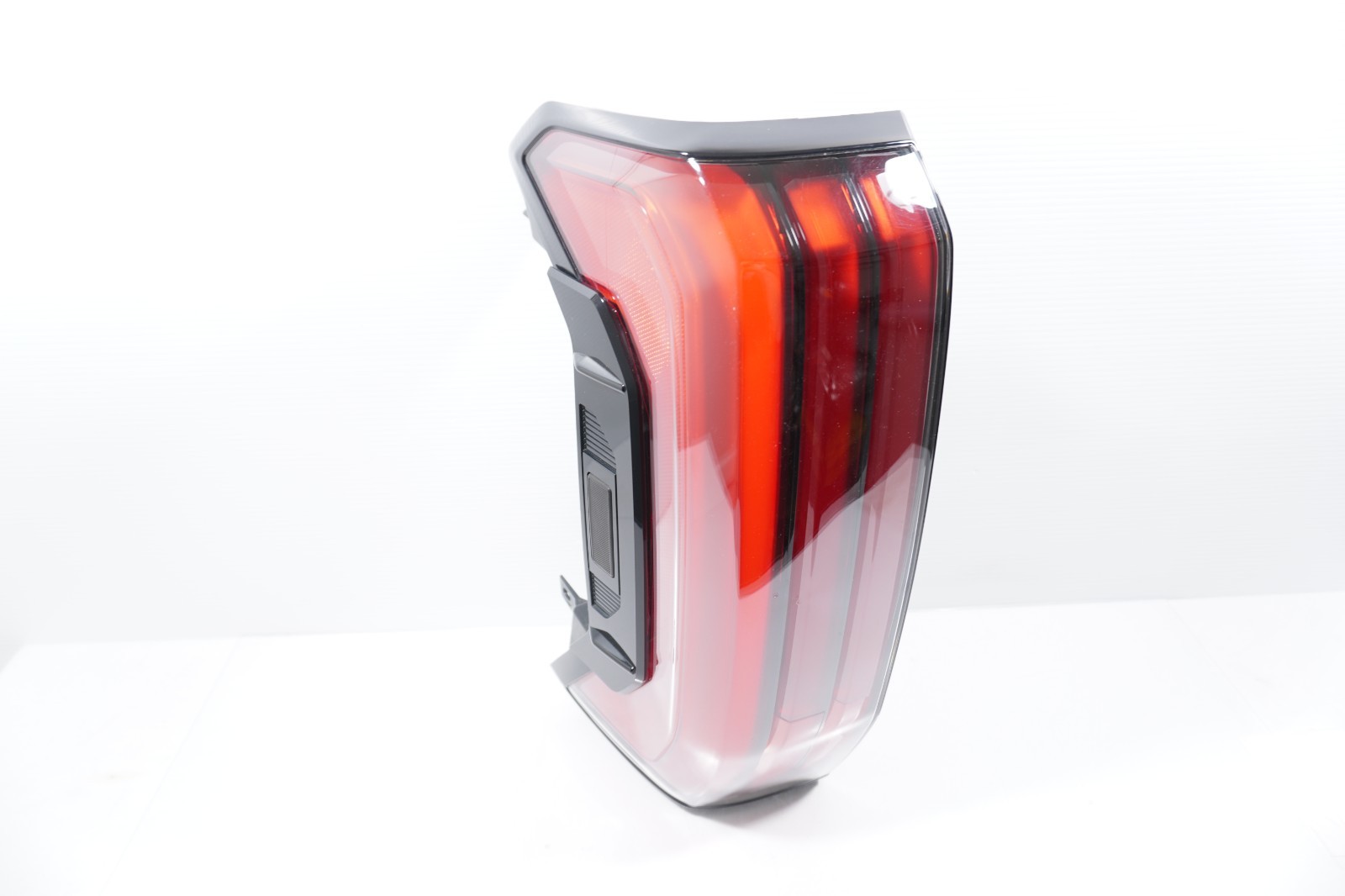 Nice 22-26 TOYOTA TUNDRA LEFT DRIVER SIDE LED SEQUENTIAL TAILLIGHT (5 PIN) Nice 22-26 TOYOTA TUNDRA LEFT DRIVER SIDE LED SEQUENTIAL TAILLIGHT (5 PIN)
