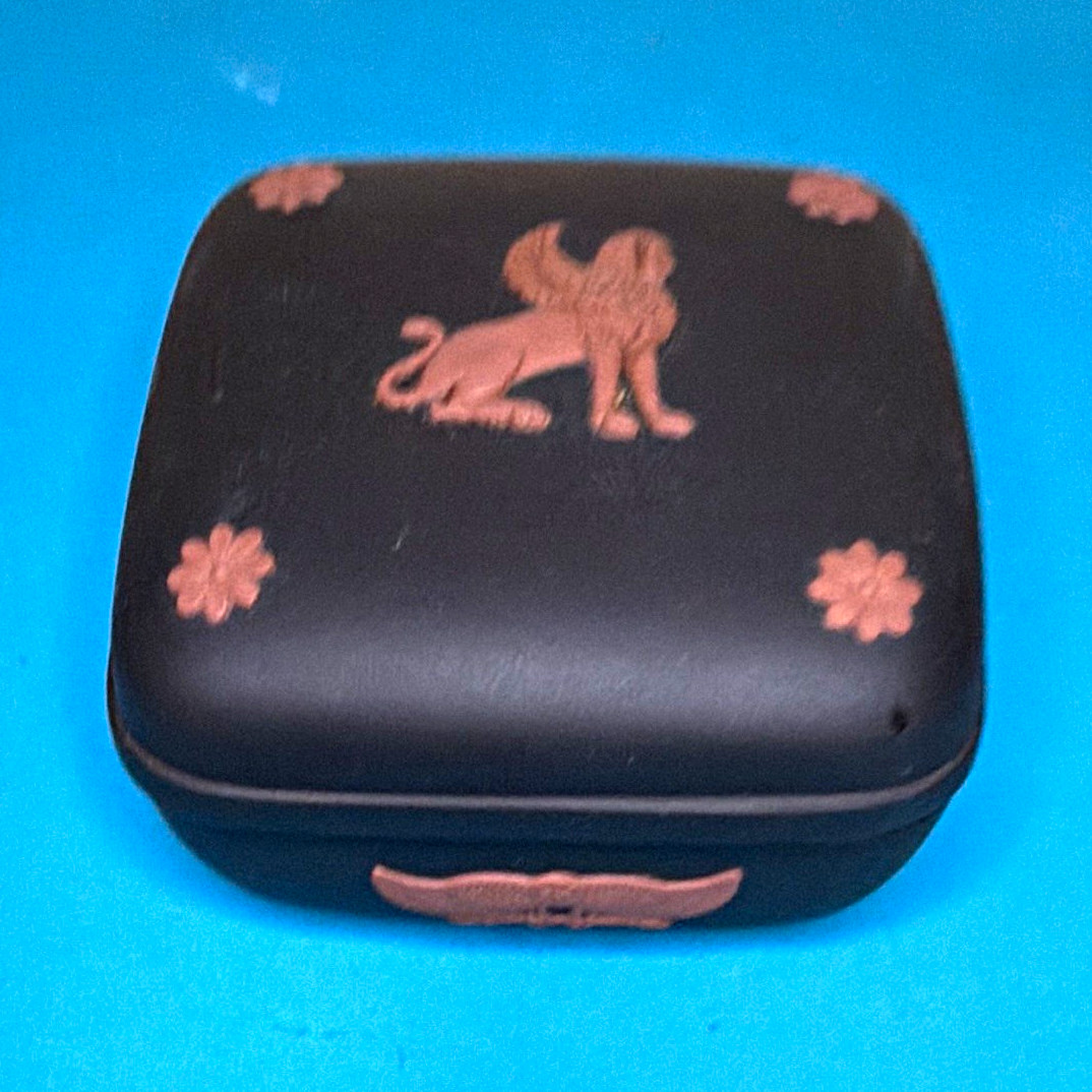 Wedgwood Black Jasperware Square Lidded Trinket Box Pink Sphinx England Wedgwood Black Jasperware Square Lidded Trinket Box Pink Sphinx England