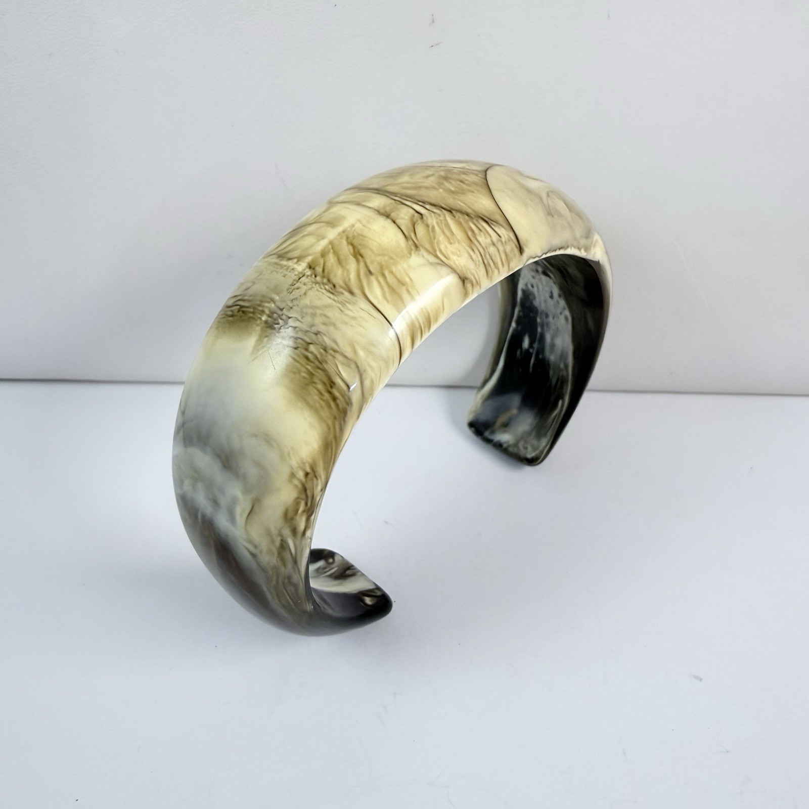 RARE Vintage HALSTON Signed Acrylic Lucite Swirl Cuff Bracelet Earth Tone RARE Vintage HALSTON Signed Acrylic Lucite Swirl Cuff Bracelet Earth Tone