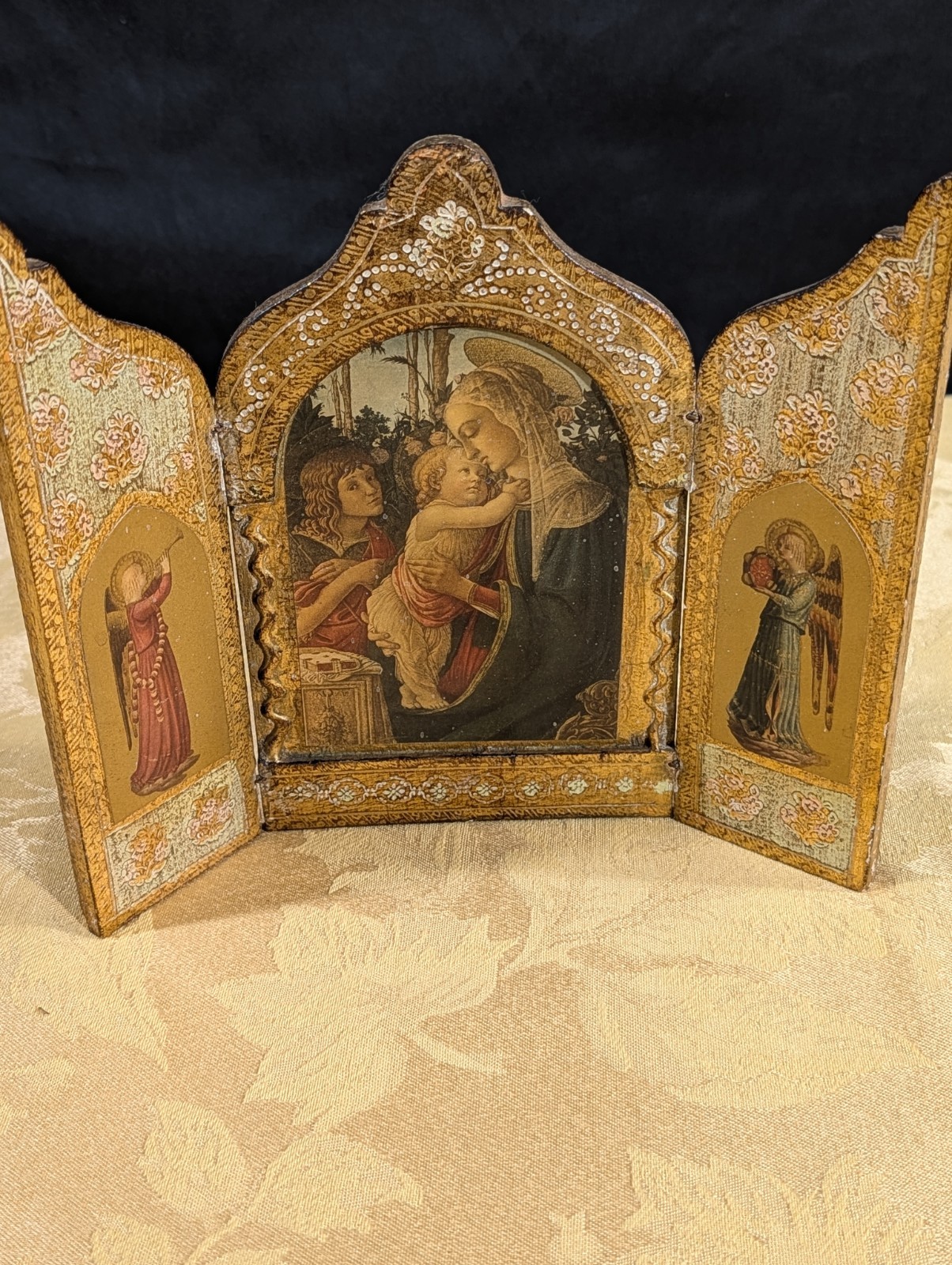 Antique Christianity Folding Triptych Panel Altarpiece Madonna Children Angels Antique Christianity Folding Triptych Panel Altarpiece Madonna Children Angels