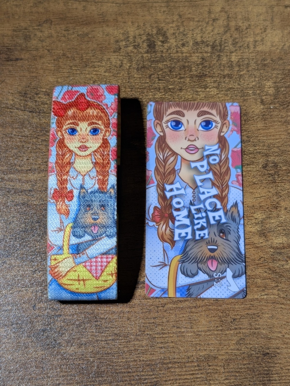 Zox #831 S:2 No Place Like Home ~ NEW ~ Medium ~ Strap ~ Collector\'s Card