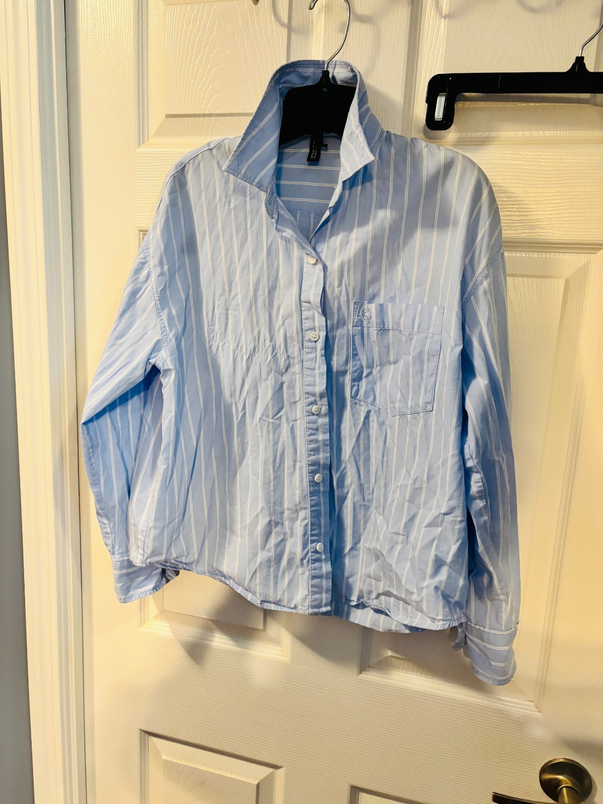 H&M Women’s Blue White Striped Button Up Shirt Size XS Relaxed Fit H&M Women’s Blue White Striped Button Up Shirt Size XS Relaxed Fit