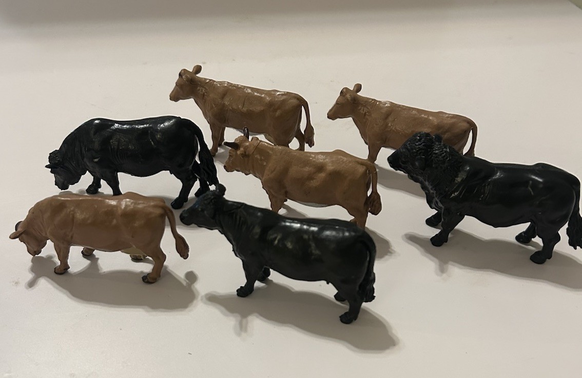 Vintage Britains Farm Cattle Cow Lot 7 1970s 1980s Made in China Vintage Britains Farm Cattle Cow Lot 7 1970s 1980s Made in China