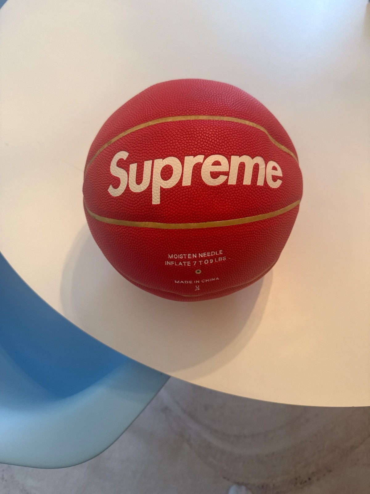 ULTRA RARE Supreme x Spalding Basketball 1/70 1996 EACH ONE TEACH ONE WORLD FAMO ULTRA RARE Supreme x Spalding Basketball 1/70 1996 EACH ONE TEACH ONE WORLD FAMO