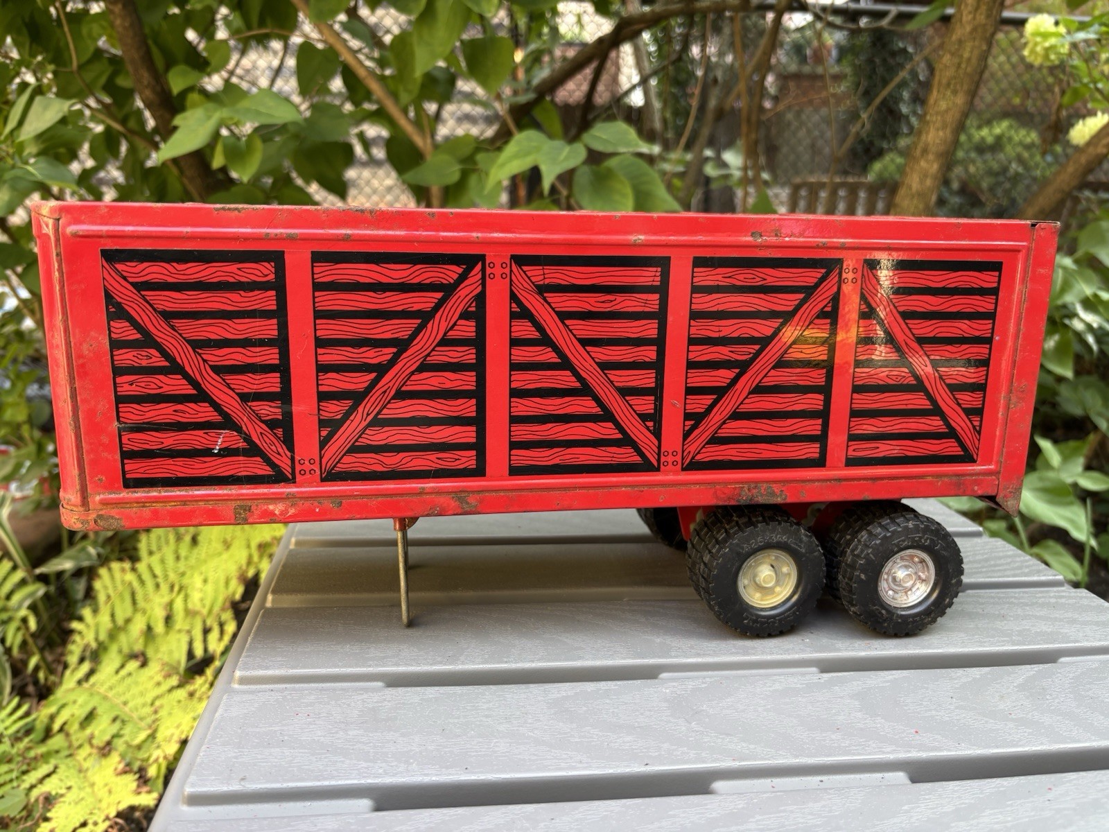 Vintage ERTL Livestock Hauler Semi Trailer Red Steel Truck Transporter Vintage ERTL Livestock Hauler Semi Trailer Red Steel Truck Transporter