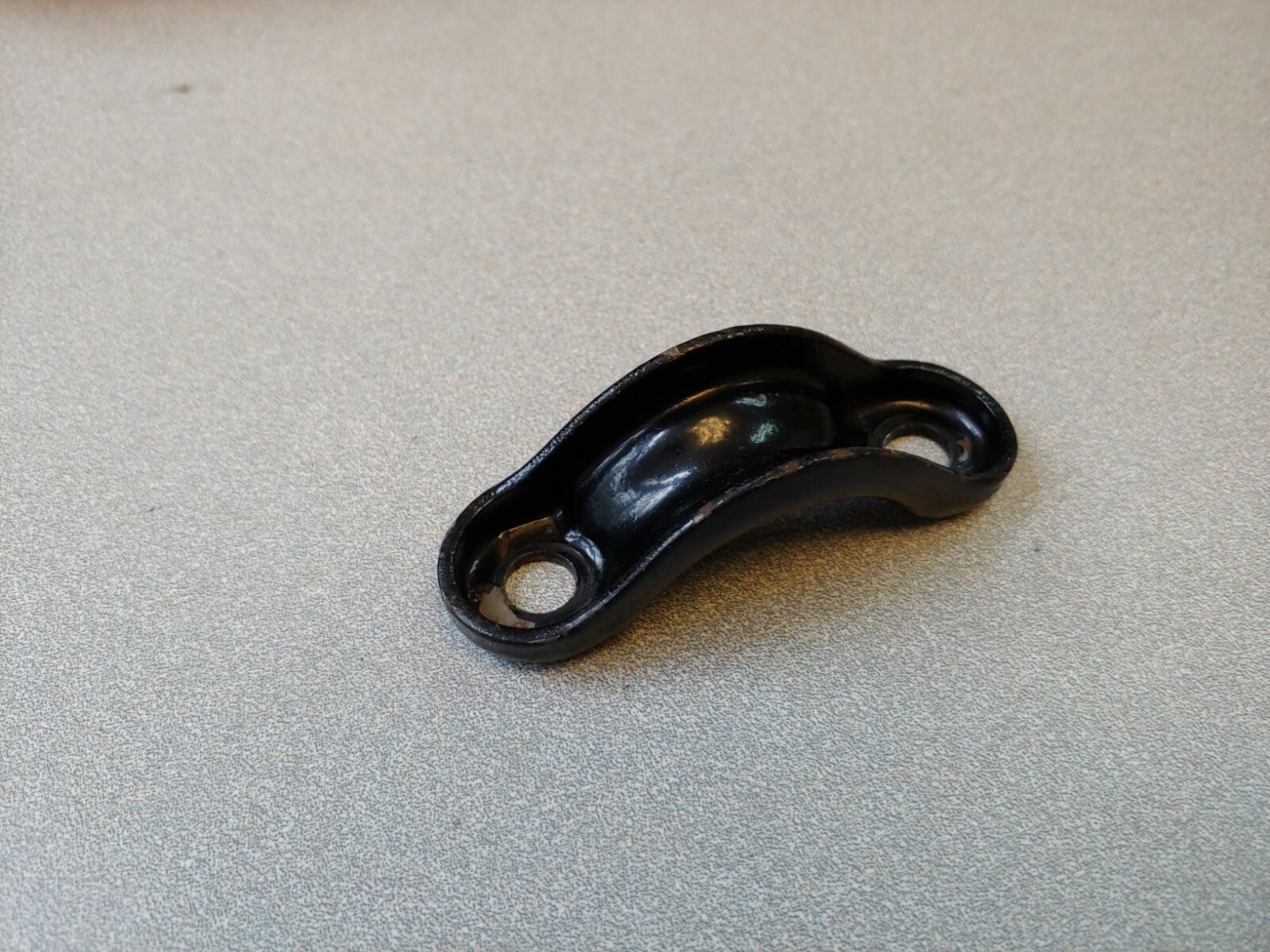 EXCELLENT ORIGINAL PORSCHE 911 912 912E 930 STEERING SHAFT BEARING HOUSING CLAMP