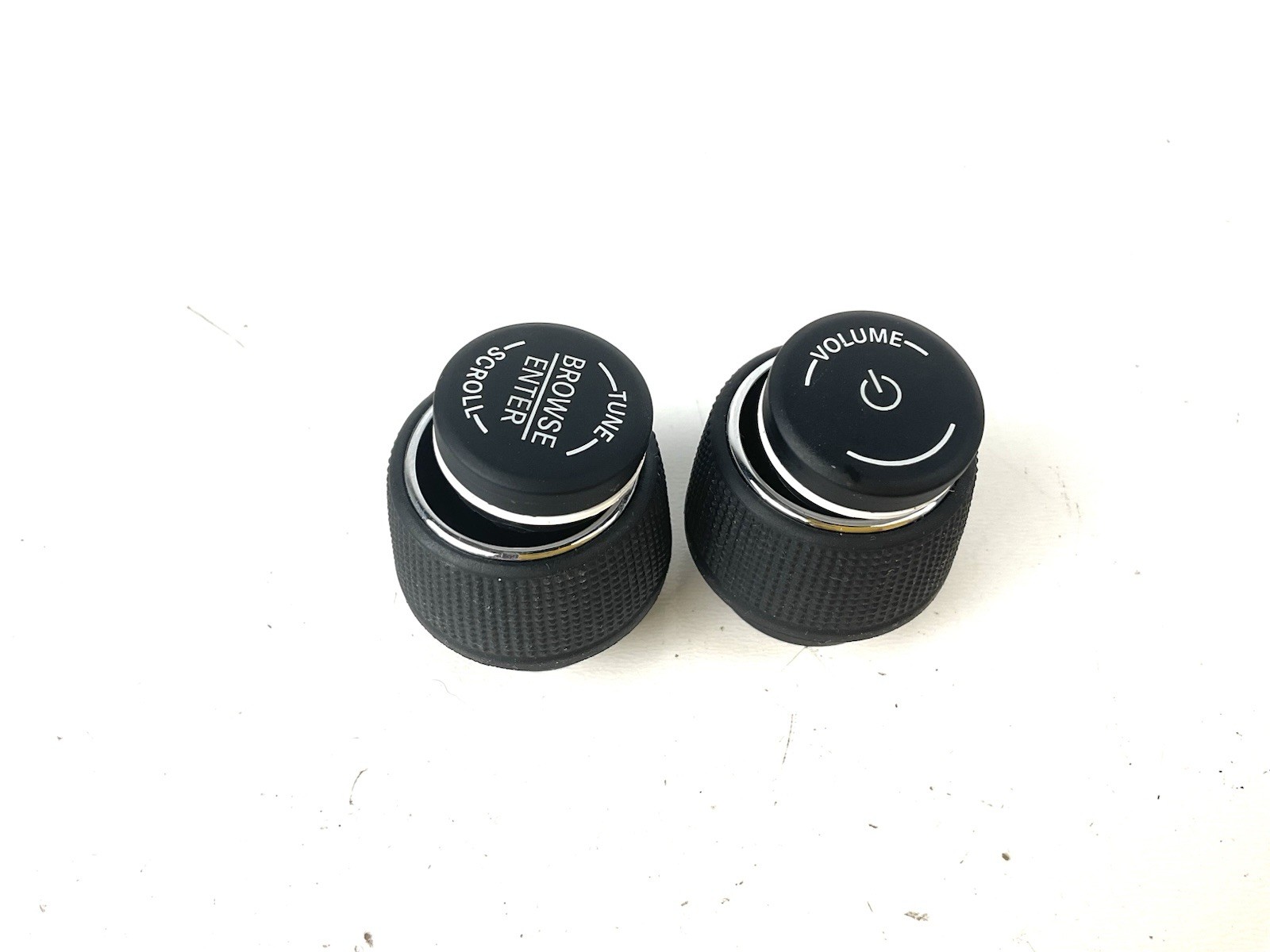 2015-18 Jeep Renegade Radio Knob Lot Of 2 Volume Tuning Knob 2015-18 Jeep Renegade Radio Knob Lot Of 2 Volume Tuning Knob