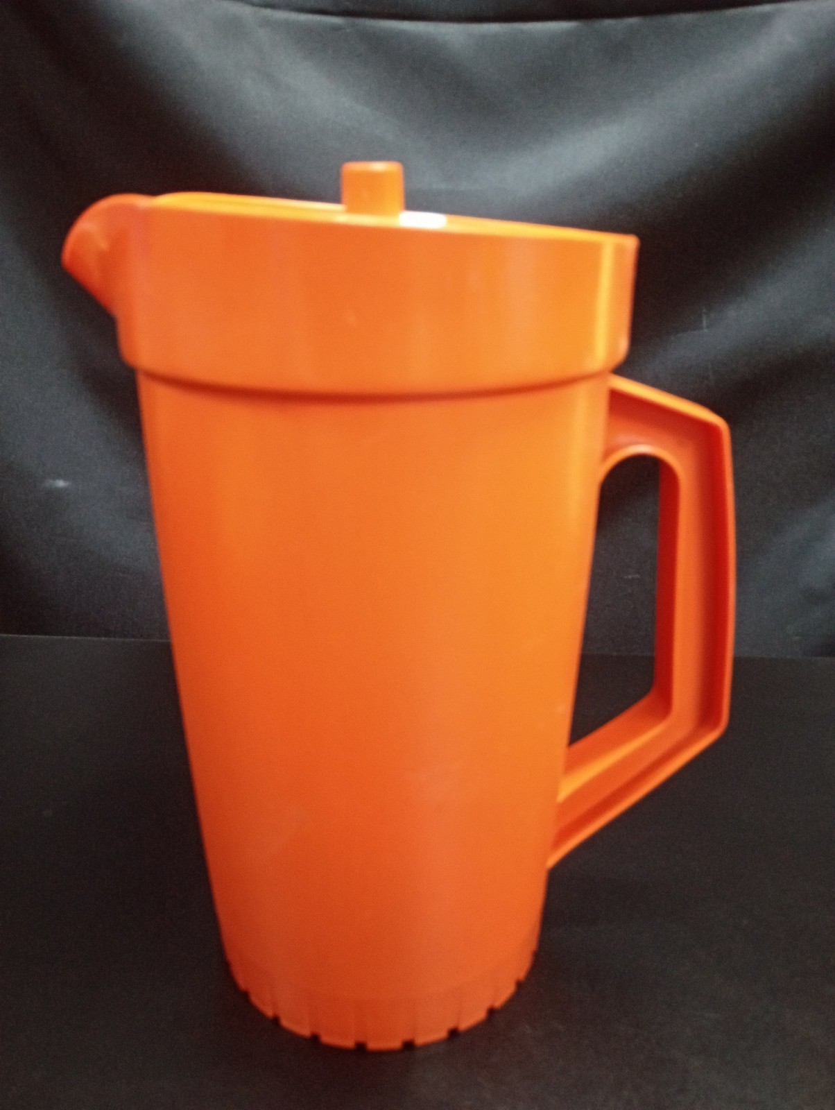Vintage Tupperware 800-5 2 Qt Pitcher Red Orange Cream Push Button Lid 1970s Vintage Tupperware 800-5 2 Qt Pitcher Red Orange Cream Push Button Lid 1970s