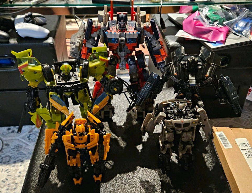 Transformers 2007 Movie Autobot Set Deluxe, Voyager, & Leader Class Check Desc.