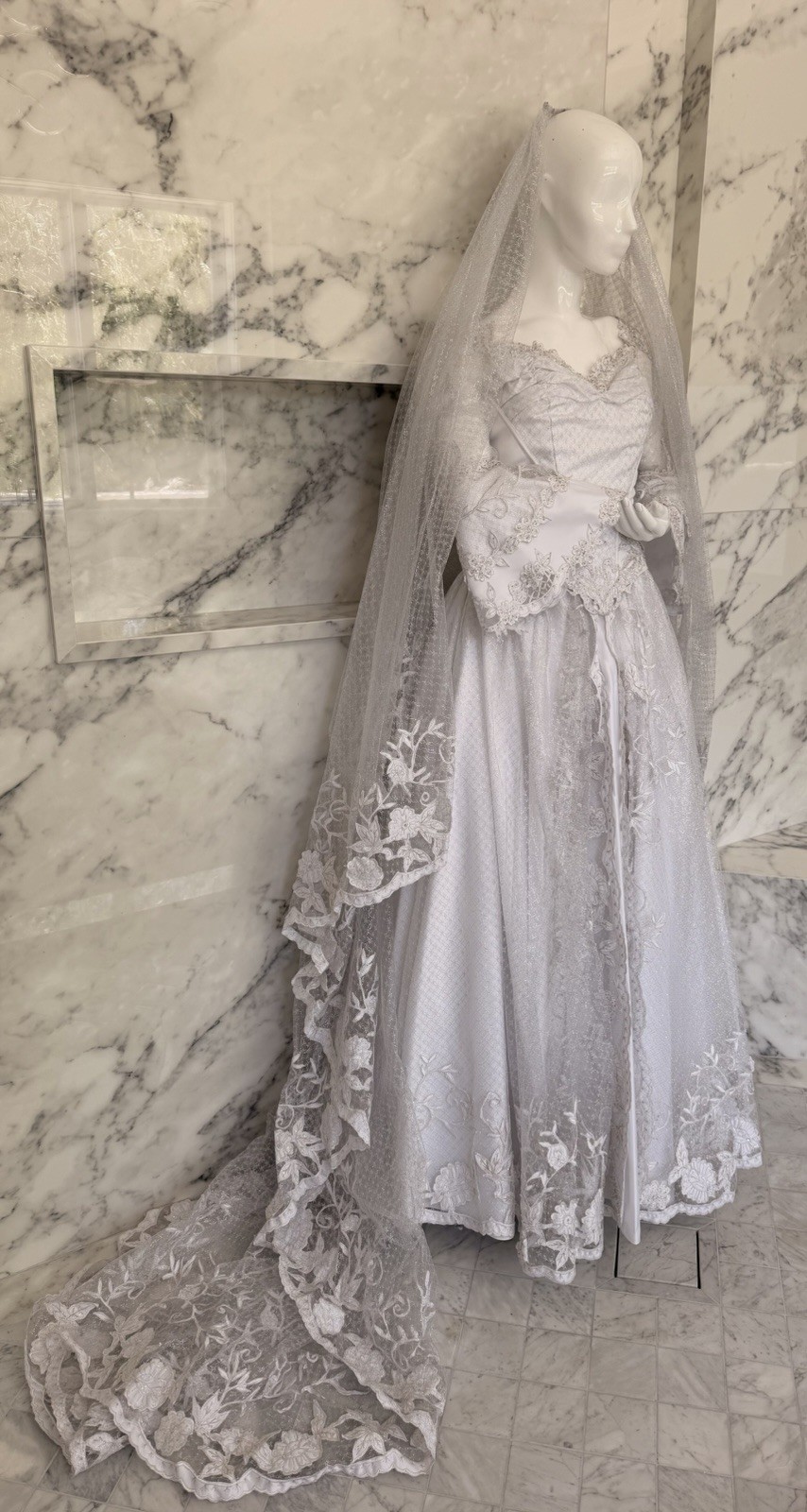 Vintage Amy Lee Hilton Bridal Lace Bell Sleeve Wedding Dress Gown Size 8 New