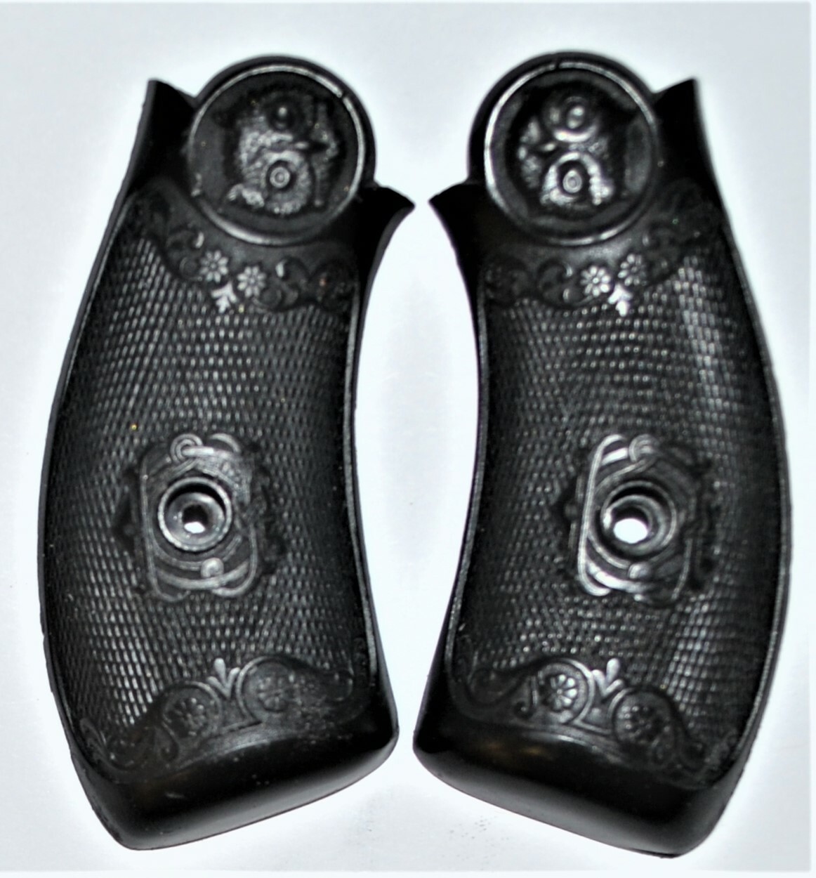 Iver and Johnson Top break pistol grips large frame black plastic with screw