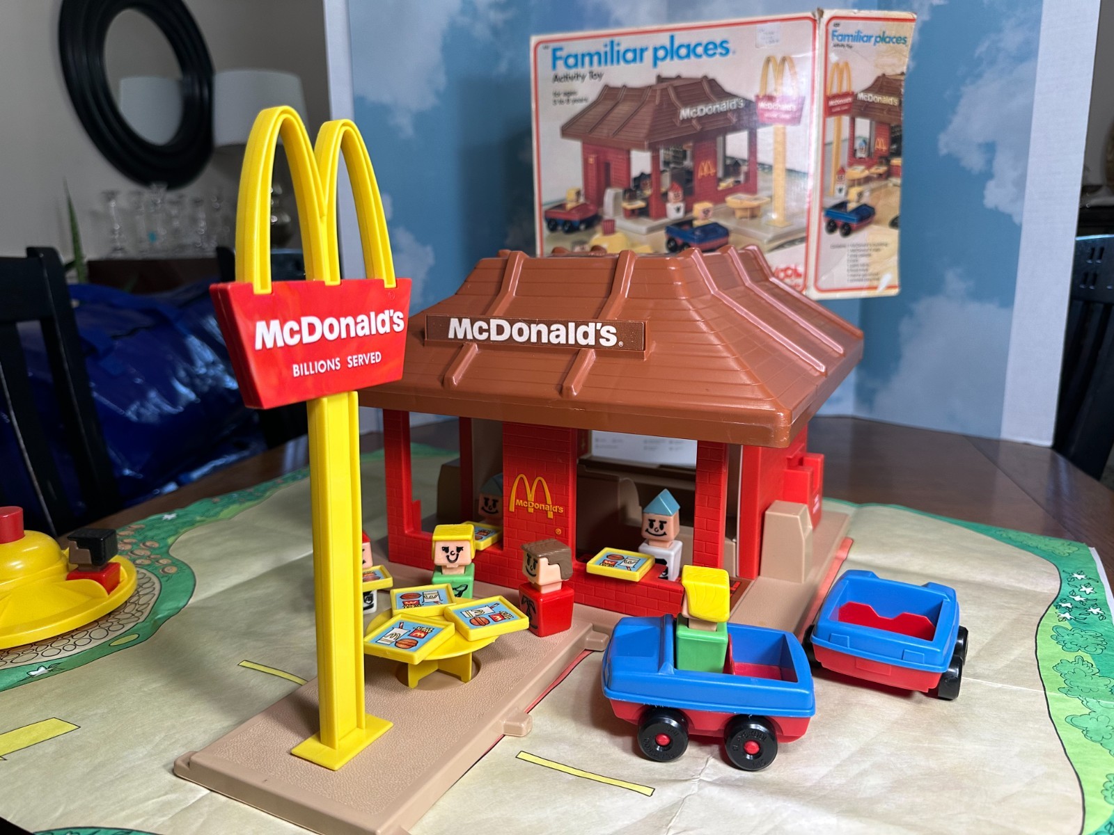 Vintage 1974 Playskool Familiar Places McDonalds PlaySet #430. MAT. BOX. MINT
