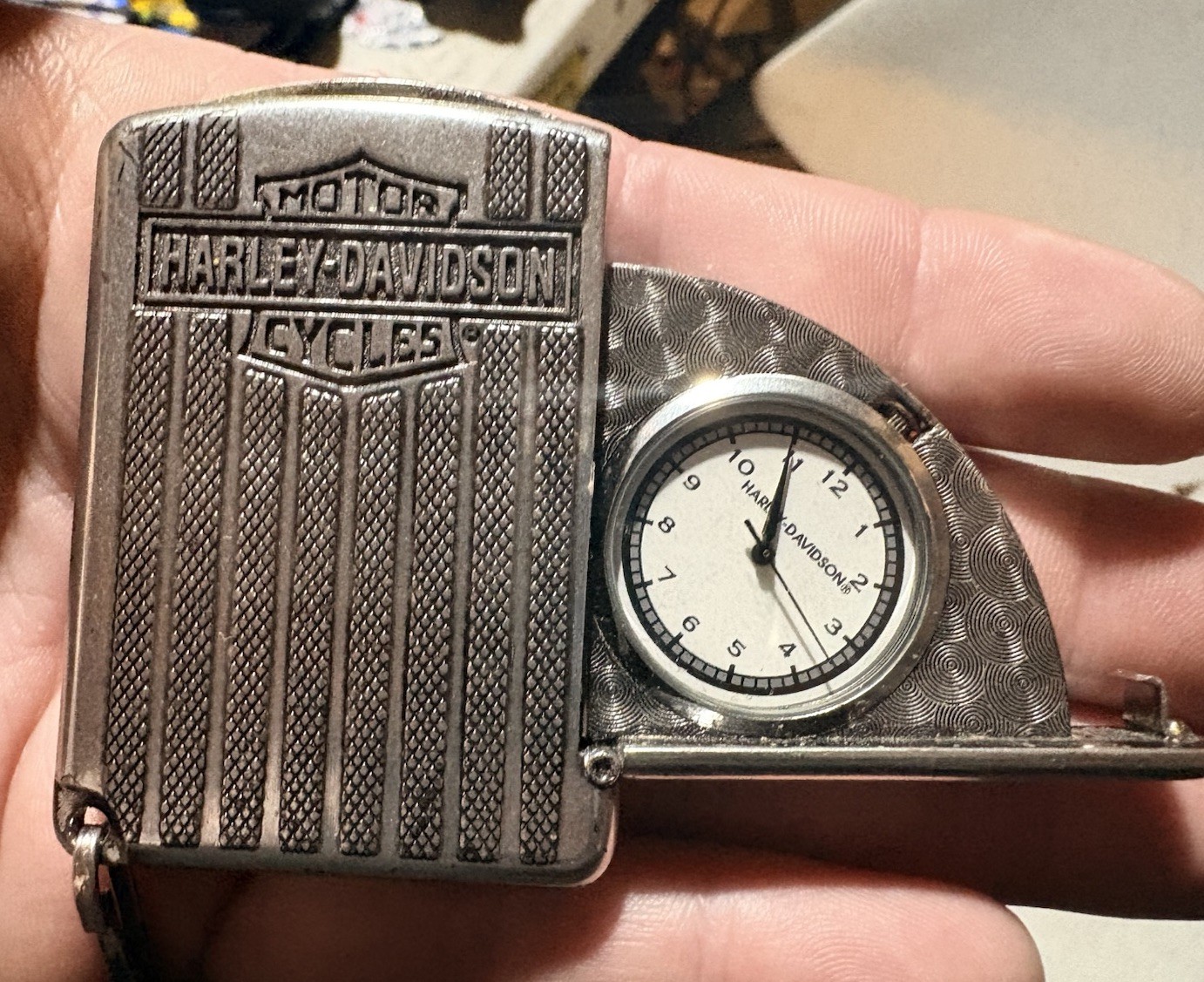Rare Vintage Harley Davidson Lighter Style Pocket Watch with Chain 9961397V Rare Vintage Harley Davidson Lighter Style Pocket Watch with Chain 9961397V