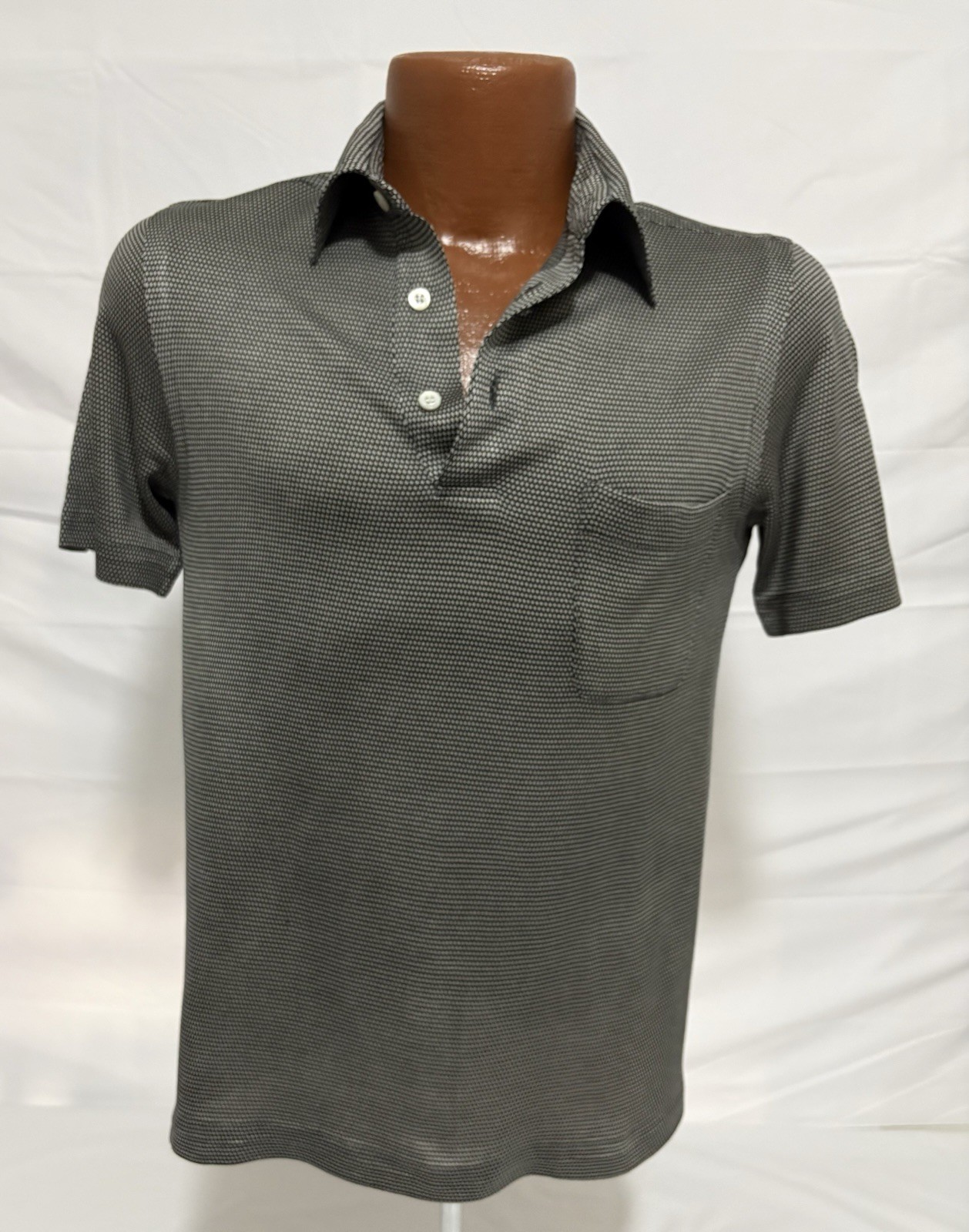BRIONI ITALY MEN\'S 100% SILK TRAMA WEAVE DESIGN BLACK & WHITE POLO SHIRT SMALL