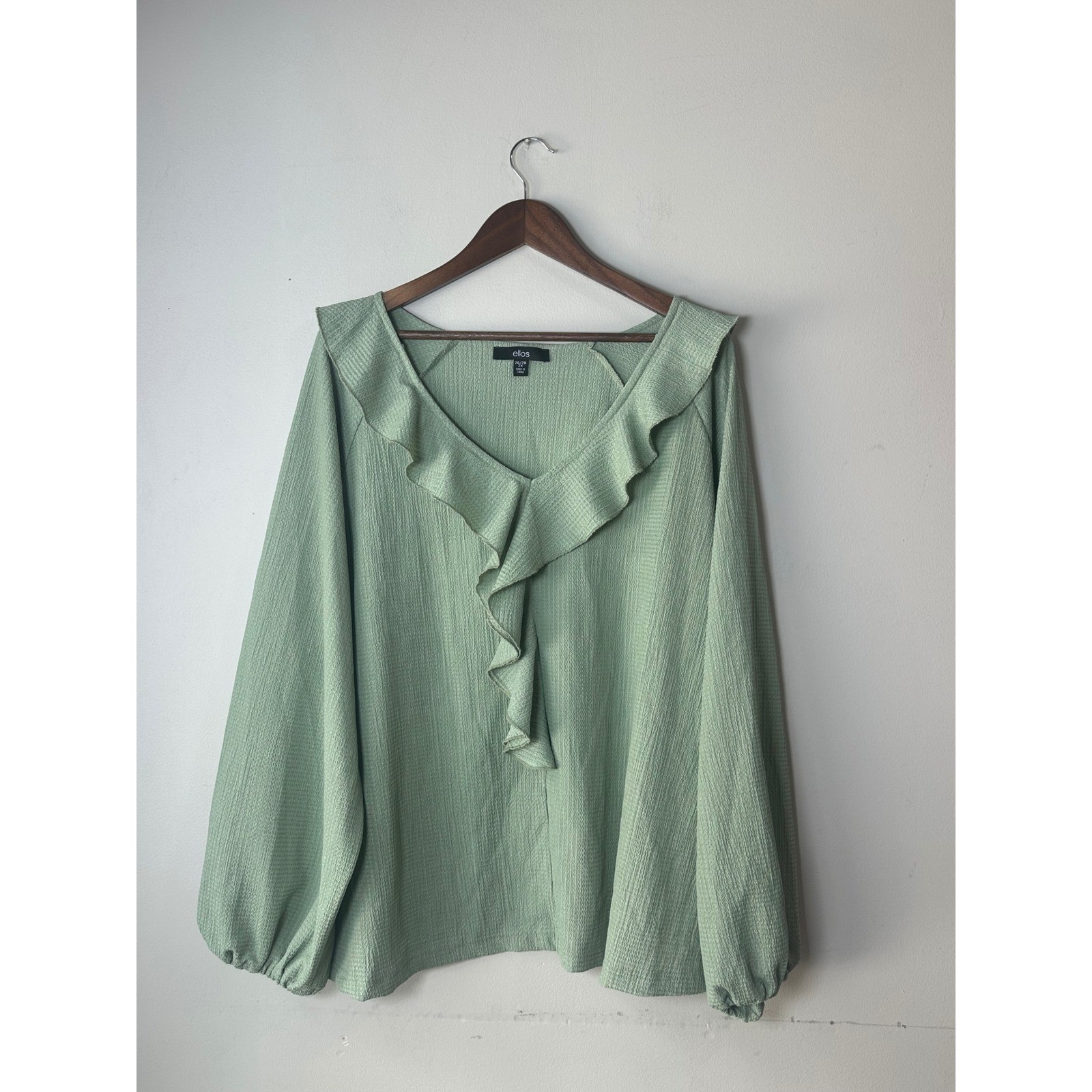 🎃Ellos Sage Green Ruffle V-Neck Textured Blouse Plus Size 26/28 2X
