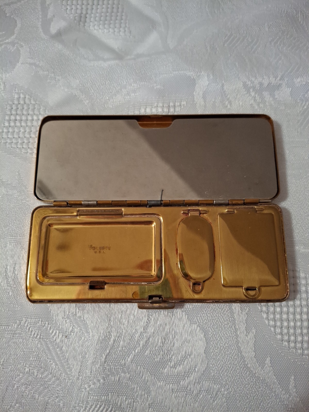 Vintage 1940s Volupte USA Gold Tone Vanity Compact Mirror Comb Makeup Case Vintage 1940s Volupte USA Gold Tone Vanity Compact Mirror Comb Makeup Case