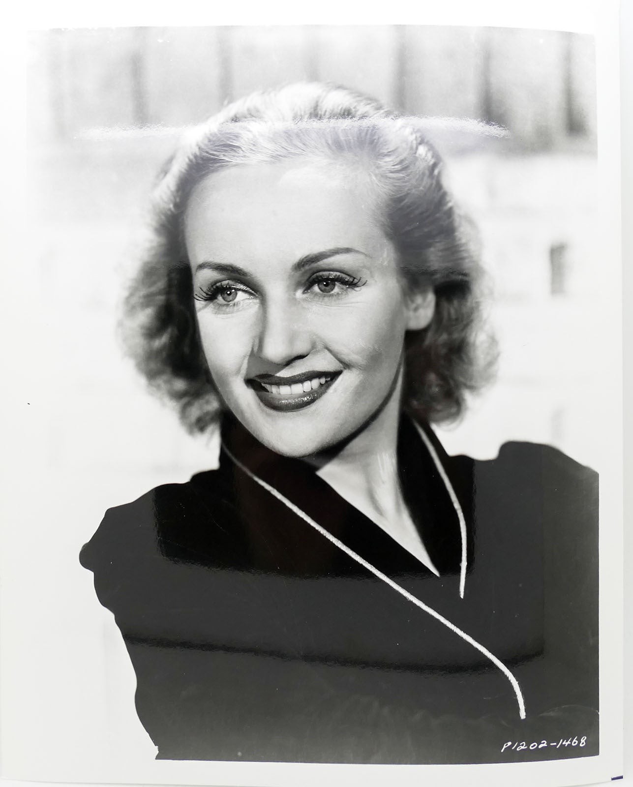 Carole Lombard CAROLE LOMBARD PHOTO 8'' X 10'' Inch Photograph Carole Lombard CAROLE LOMBARD PHOTO 8'' X 10'' Inch Photograph