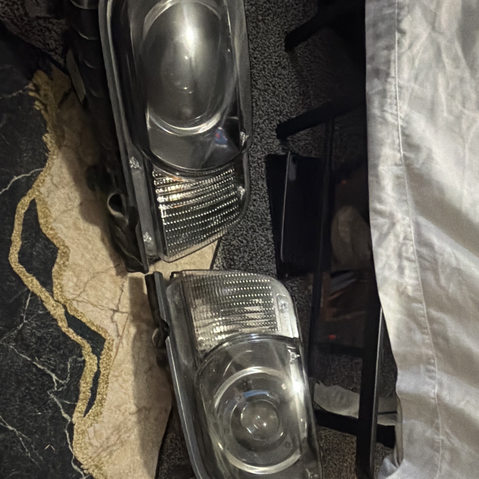 2010-2013 Chevrolet Camaro complete set of Headlights USED OEM read Description 2010-2013 Chevrolet Camaro complete set of Headlights USED OEM read Description