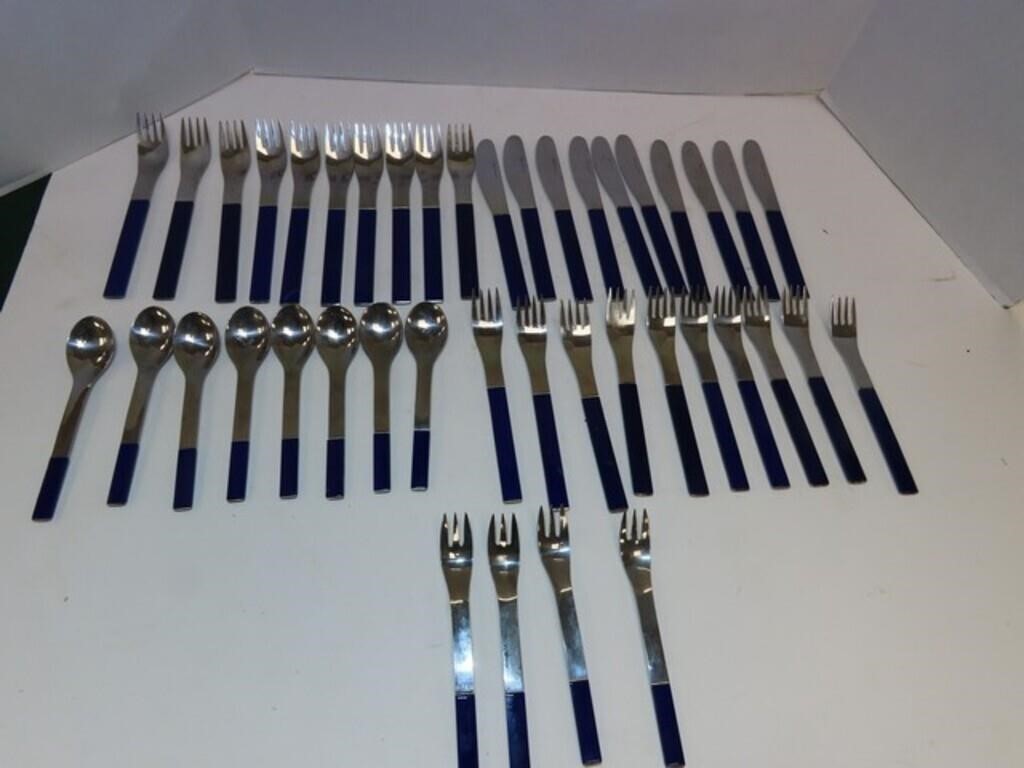 45 pcs Rosenthal Duo Cobalt Stainless Flatware - 8 Place Settings Carl Aubock 45 pcs Rosenthal Duo Cobalt Stainless Flatware - 8 Place Settings Carl Aubock