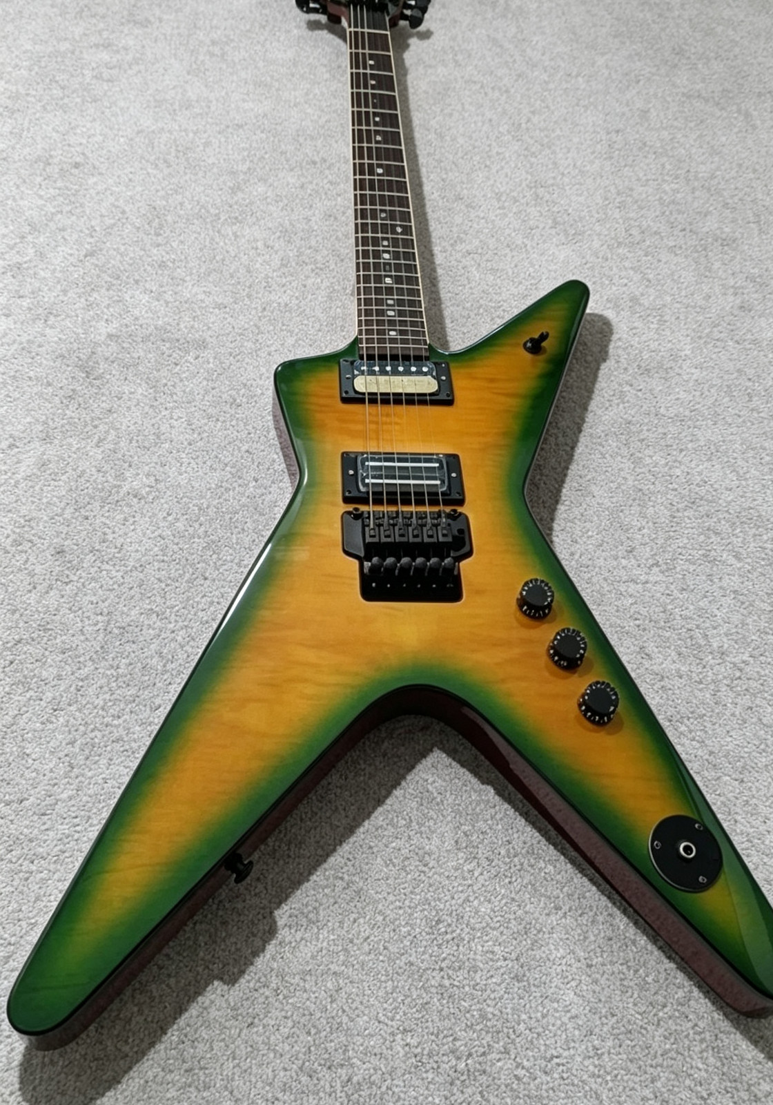 US Washburn Dimebag Darrell Electric Guitar Green Yellow Burst Flame Fast Ship US Washburn Dimebag Darrell Electric Guitar Green Yellow Burst Flame Fast Ship