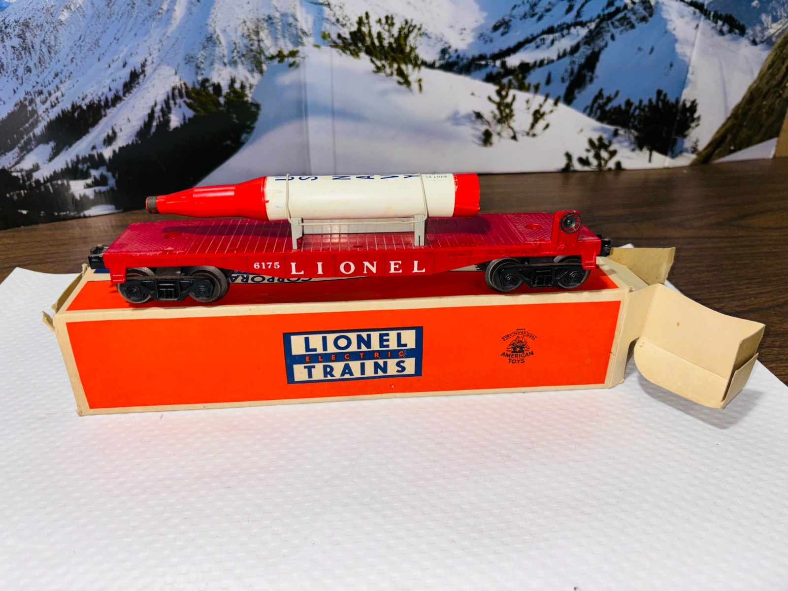 Postwar O gauge LIONEL 6175 ROCKET CAR + original box, rocket, cradle, elastic Postwar O gauge LIONEL 6175 ROCKET CAR + original box, rocket, cradle, elastic