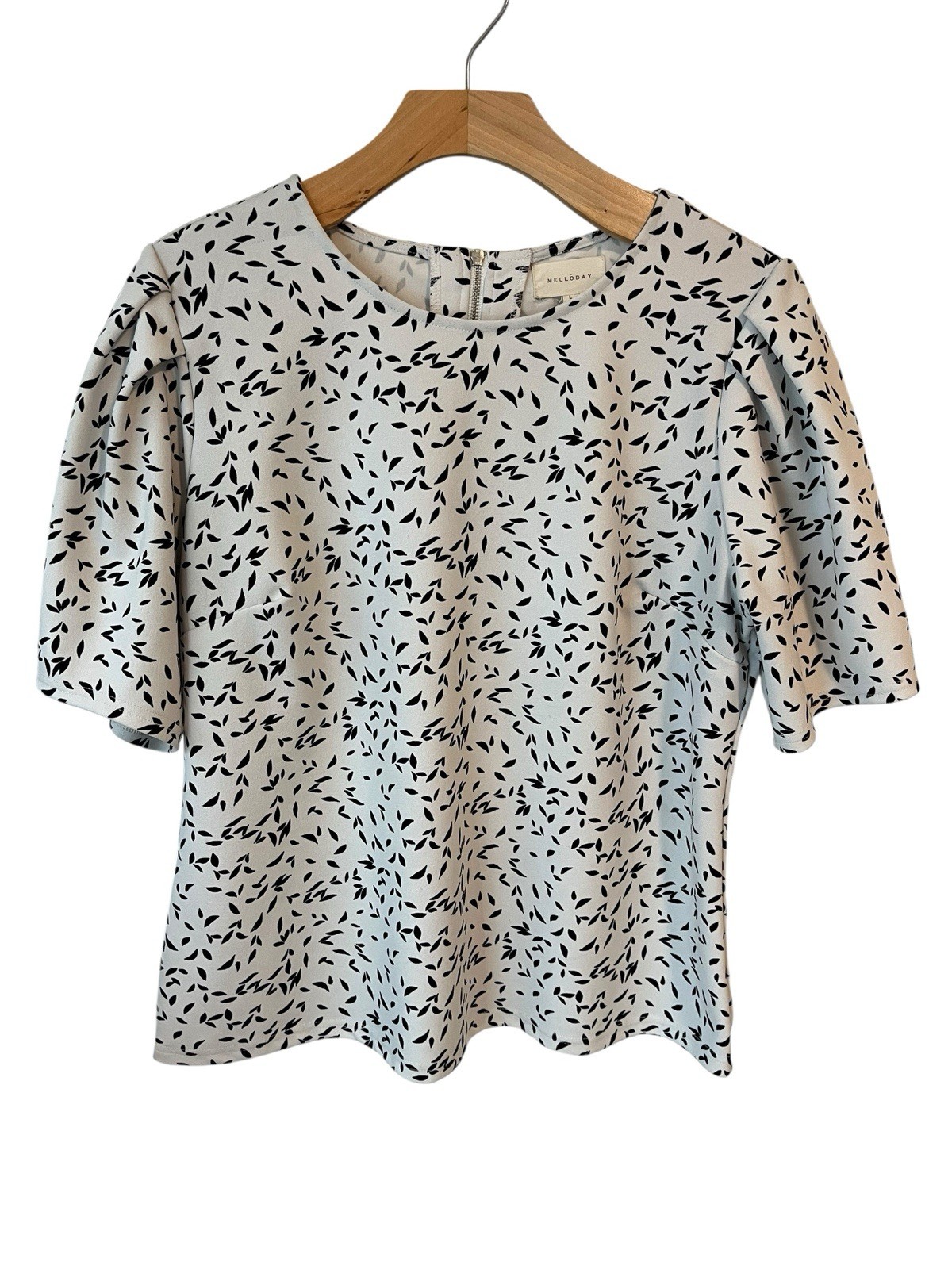 Melloday Blouse Women\'s Size Large White Black Leaf Print Short Sleeve Stretch