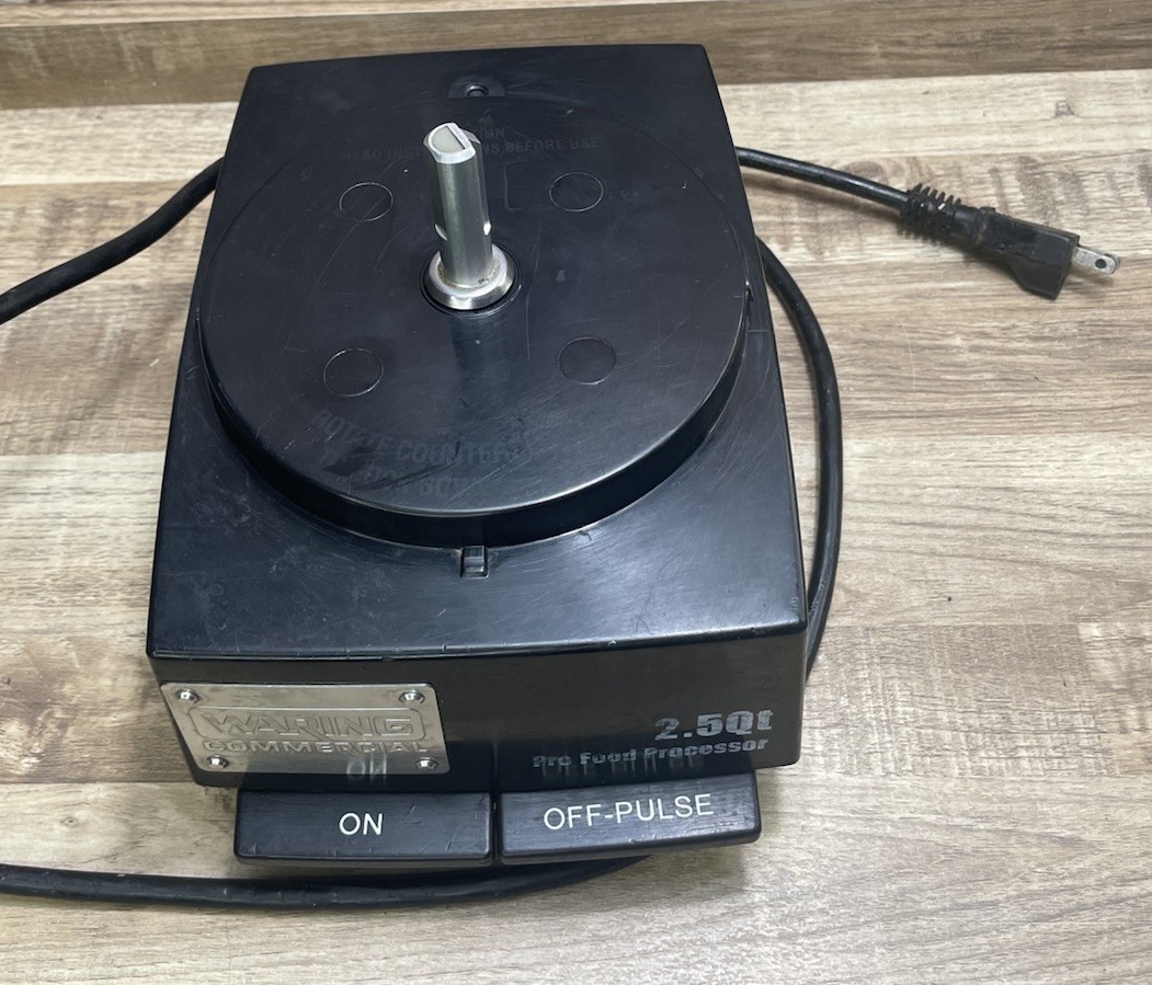 Waring Commercial WFP11S Pro Food Proccesor 2.5 qt - Black - Motor Base Only Waring Commercial WFP11S Pro Food Proccesor 2.5 qt - Black - Motor Base Only