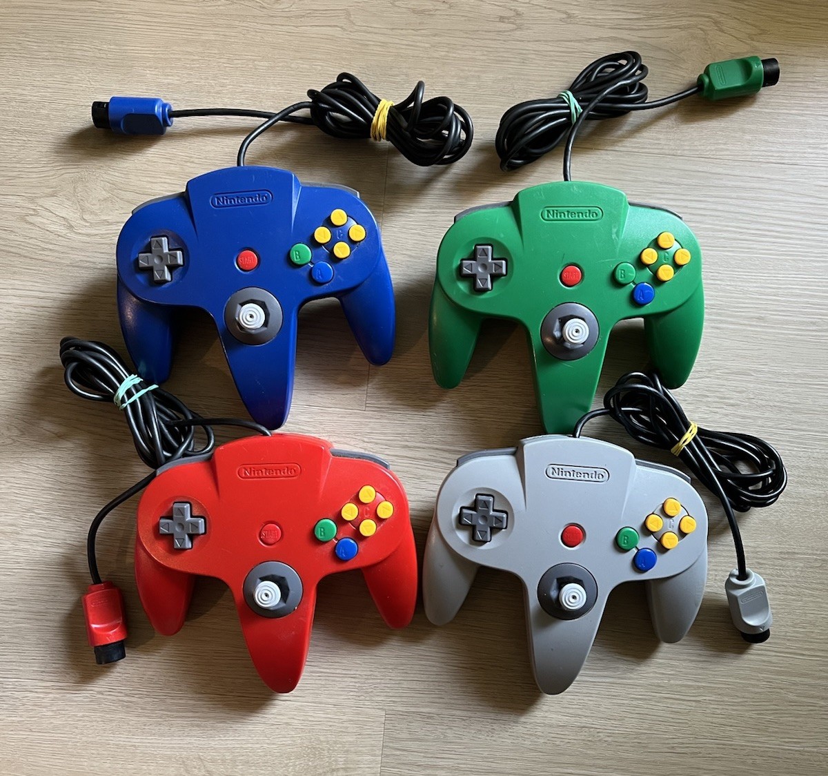 Lot of 4 Nintendo 64 Controllers NUS-005 OEM - Untested, For Parts/Repair Lot of 4 Nintendo 64 Controllers NUS-005 OEM - Untested, For Parts/Repair