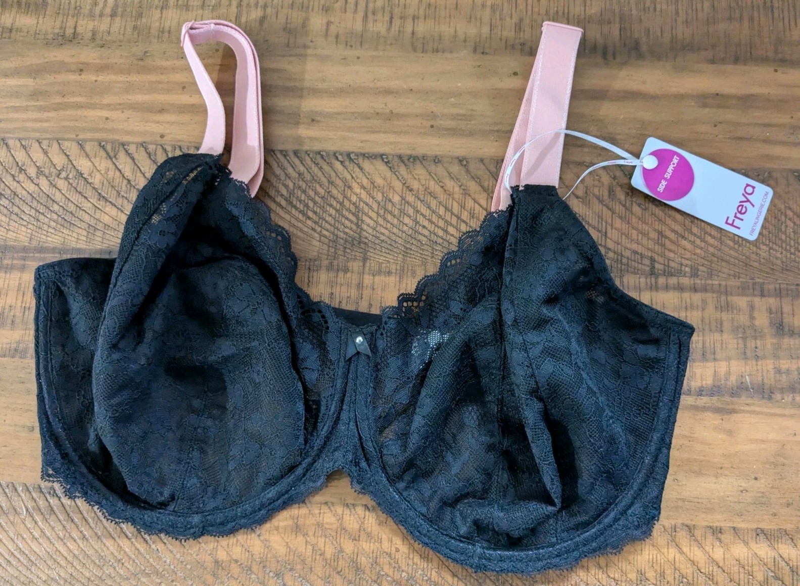 NWT Freya Offbeat Side Support Bra Black Size 40I Underwire Lace & Bow Bead NWT Freya Offbeat Side Support Bra Black Size 40I Underwire Lace & Bow Bead