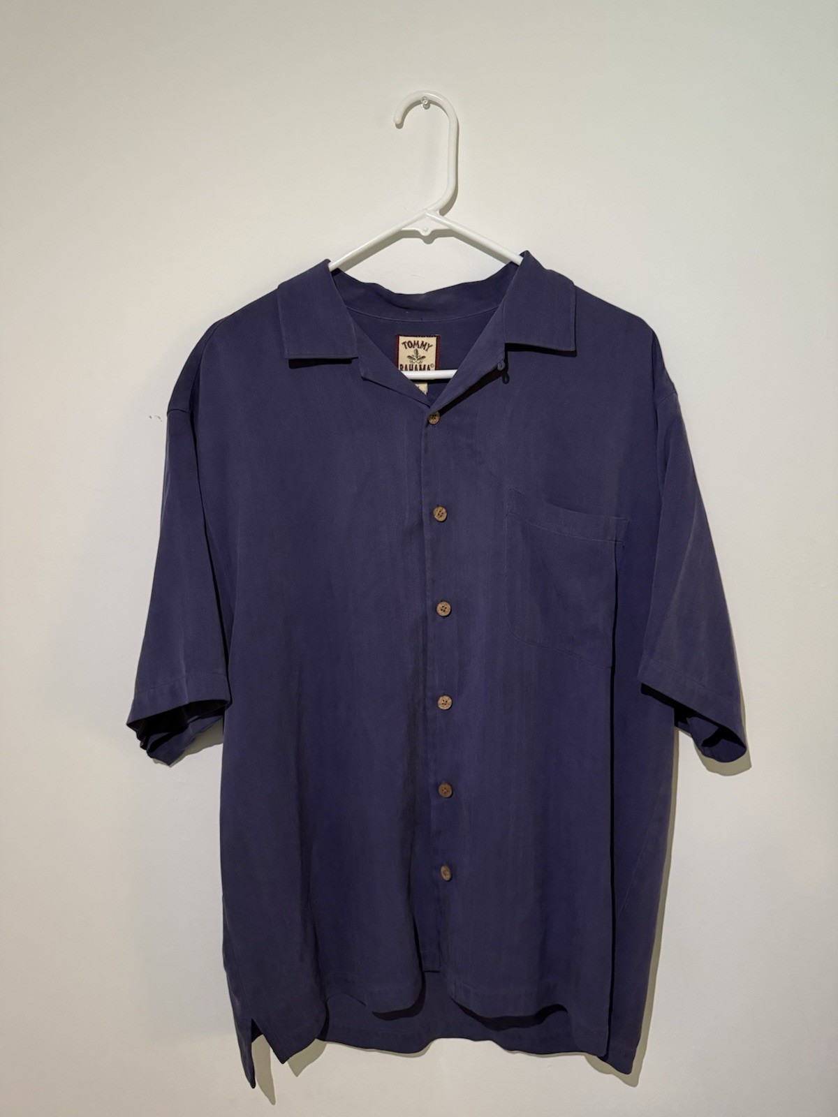 Tommy Bahama 100% Silk Blue Solid Woven Button-Up Shirt Spread Collar Pockets Tommy Bahama 100% Silk Blue Solid Woven Button-Up Shirt Spread Collar Pockets
