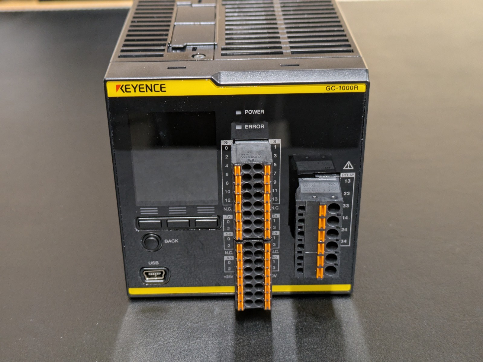 Keyence GC-1000R Safety Controller with Relay Output (BRAND NEW) Keyence GC-1000R Safety Controller with Relay Output (BRAND NEW)