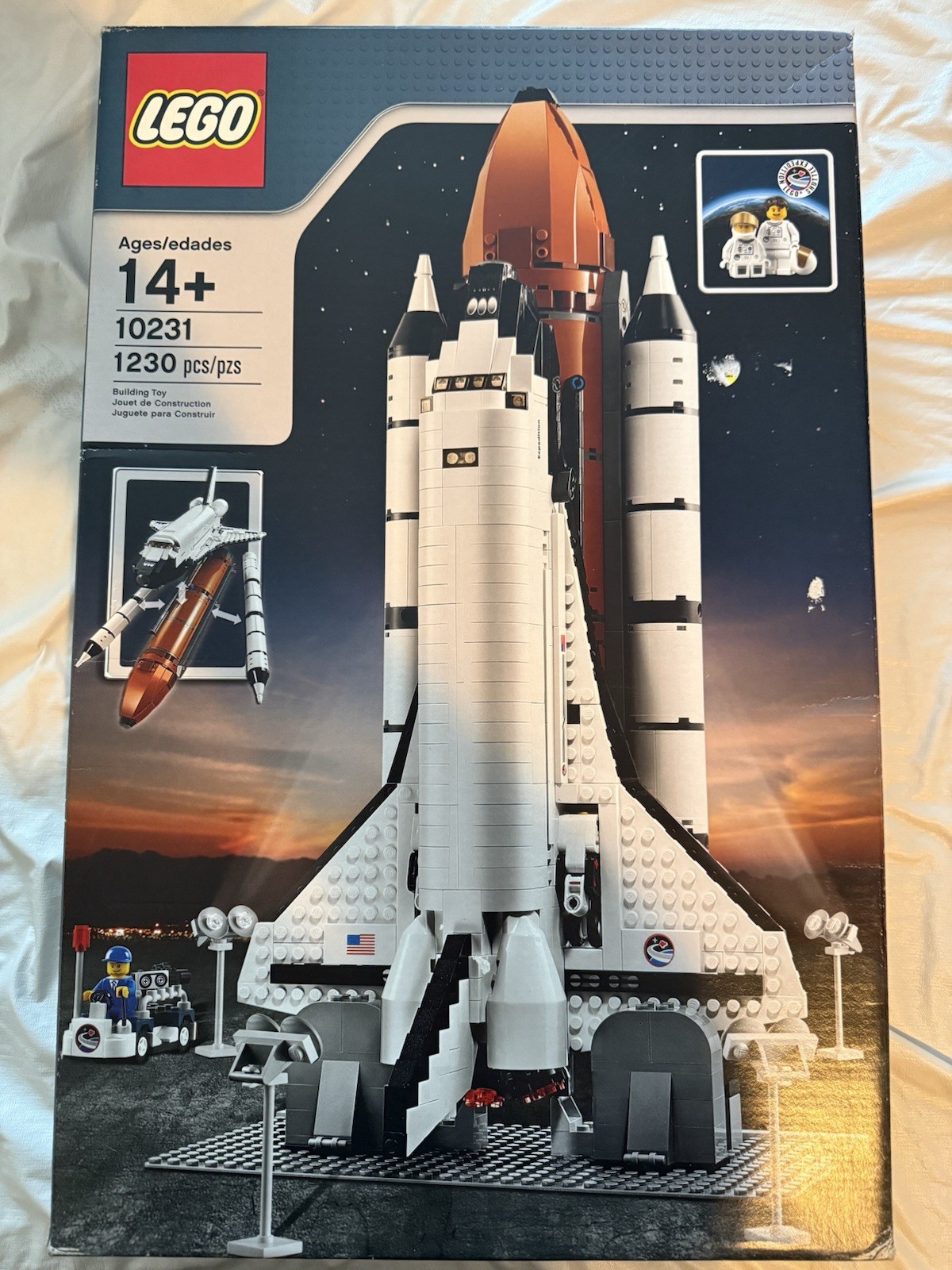 LEGO Creator Expert: Shuttle Expedition (10231) LEGO Creator Expert: Shuttle Expedition (10231)