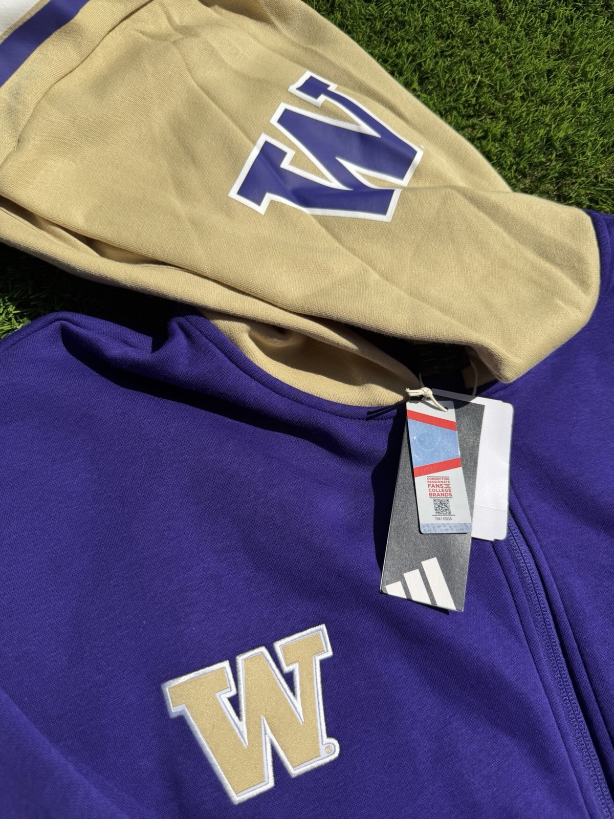 adidas Washington Huskies Full Zip Helmet Hoodie Men’s Size Medium JN0363 adidas Washington Huskies Full Zip Helmet Hoodie Men’s Size Medium JN0363