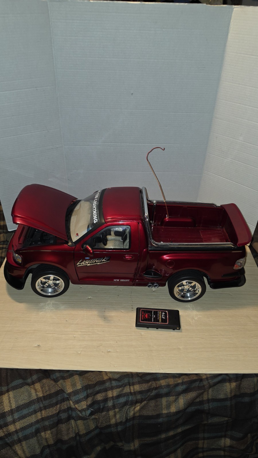 Vtg New Bright Ford  F-150 Lightning 1:6 1/6 Scale RC Truck Red/ Used No Remote 