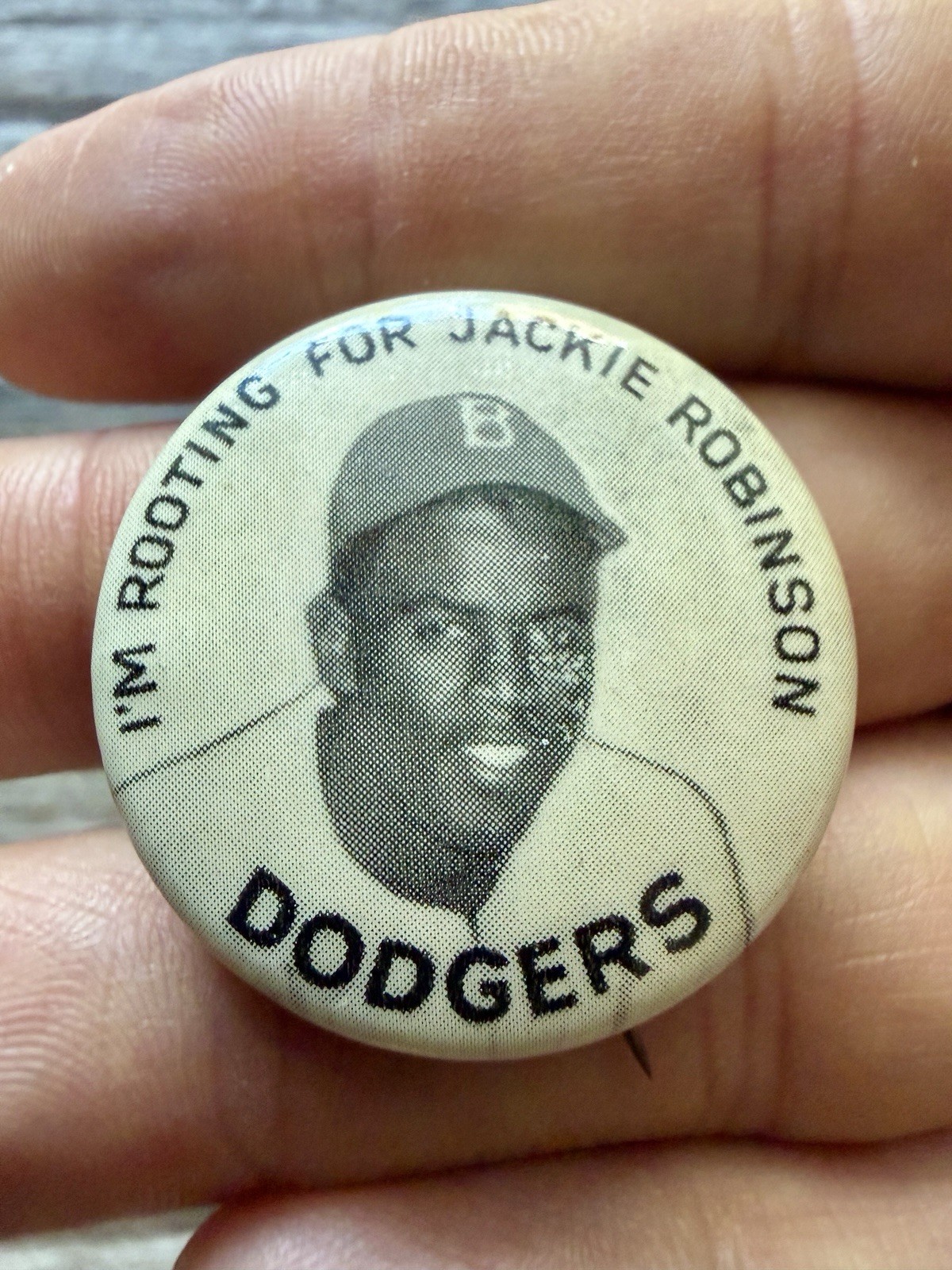 Gorgeous Vintage 1947 Jackie Robinson “I’m Rooting for Jackie Rookie Pinback Pin Gorgeous Vintage 1947 Jackie Robinson “I’m Rooting for Jackie Rookie Pinback Pin