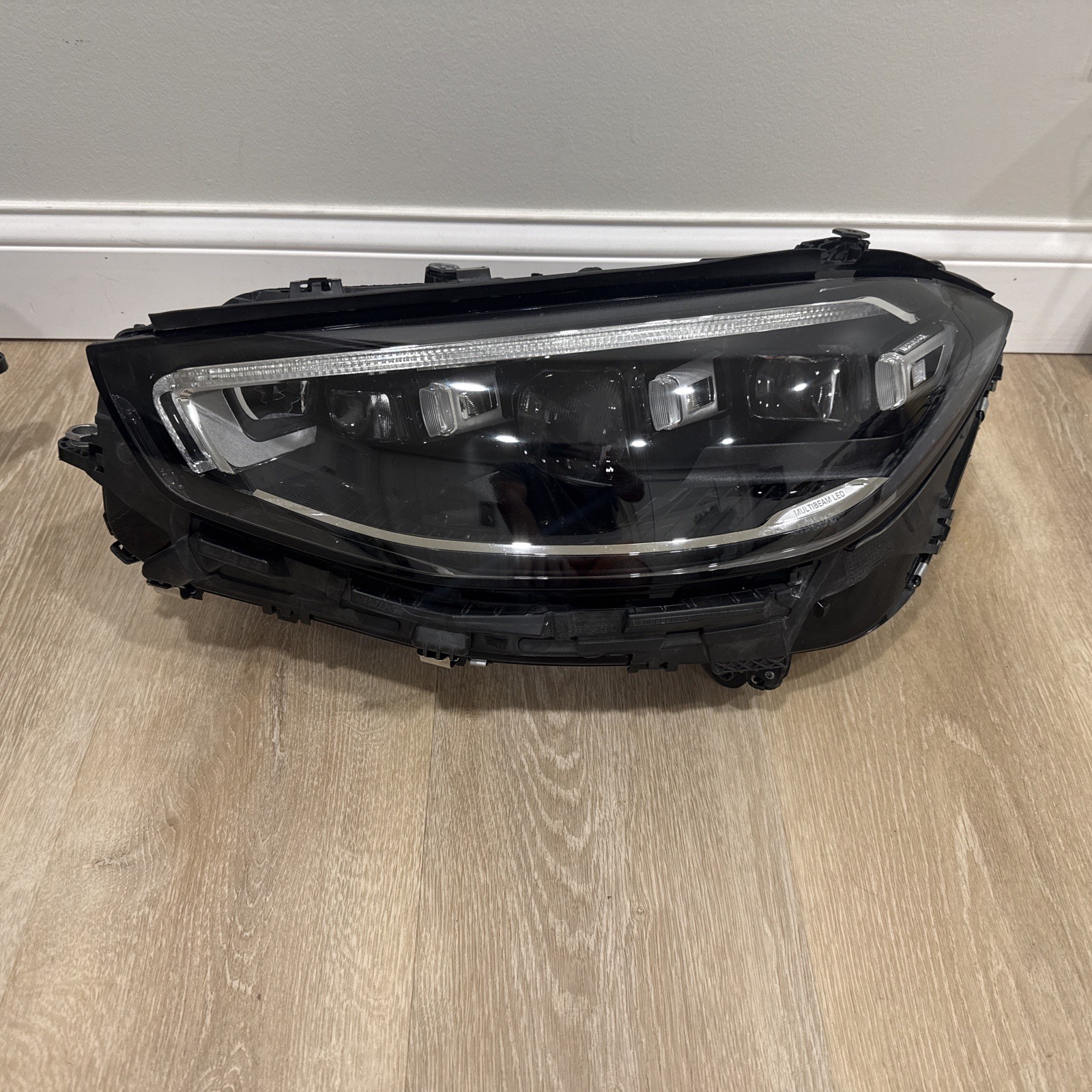 2021-2023 MERCEDES S CLASS W223 LEFT DRIVER LH HEADLIGHT LED OEM A2239062905 2021-2023 MERCEDES S CLASS W223 LEFT DRIVER LH HEADLIGHT LED OEM A2239062905