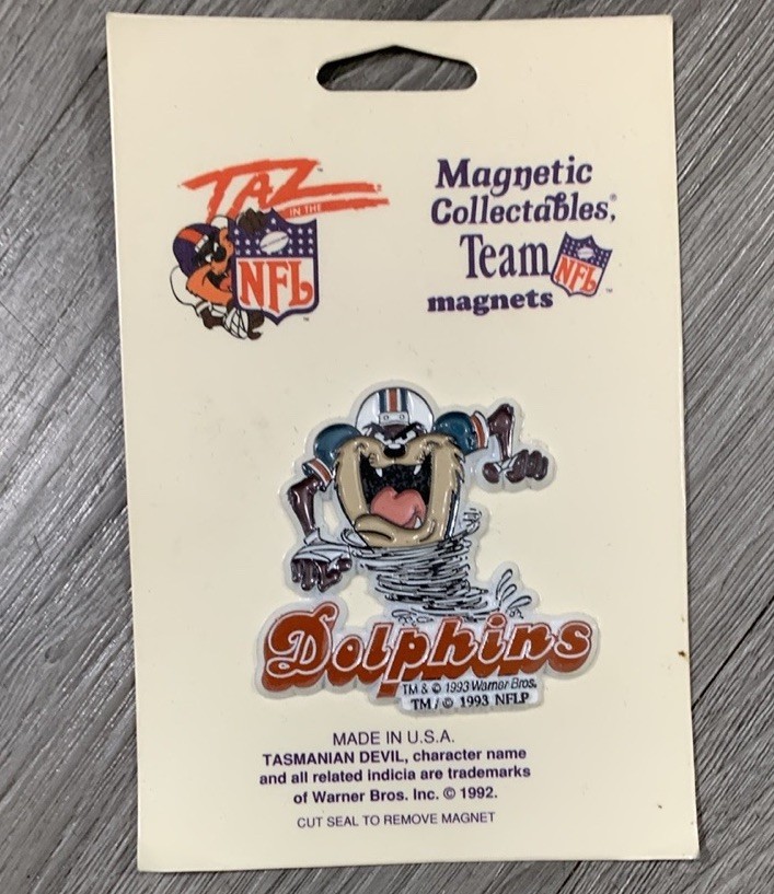 NEW Rare Vintage 1993 Magnificent Magnet NFL Team Miami Dolphins Tasmanian Devil NEW Rare Vintage 1993 Magnificent Magnet NFL Team Miami Dolphins Tasmanian Devil