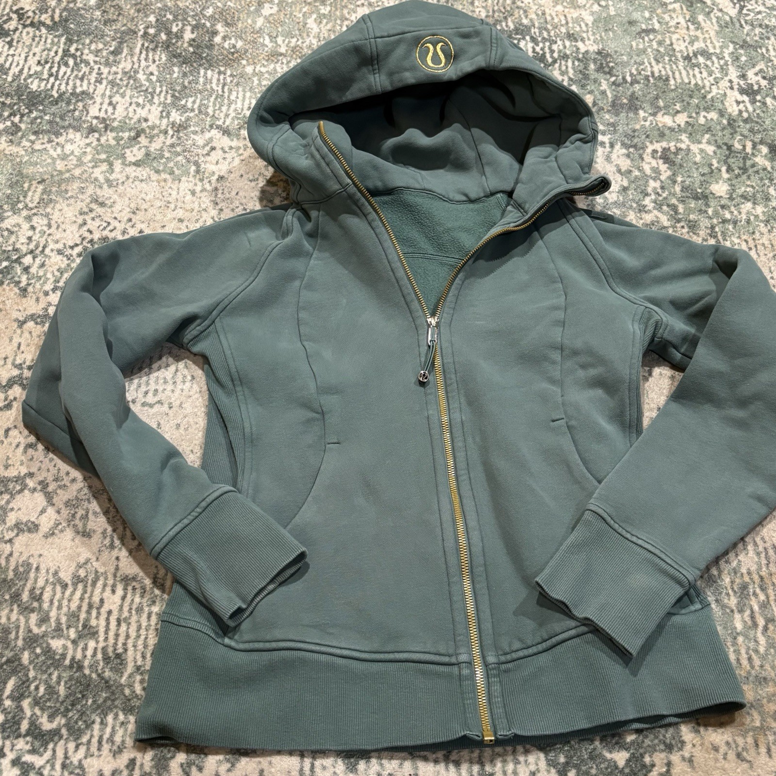 Lululemon Scuba Full-Zip Hoodie Green S/Medium Forest Gold Zipper Classic Lululemon Scuba Full-Zip Hoodie Green S/Medium Forest Gold Zipper Classic