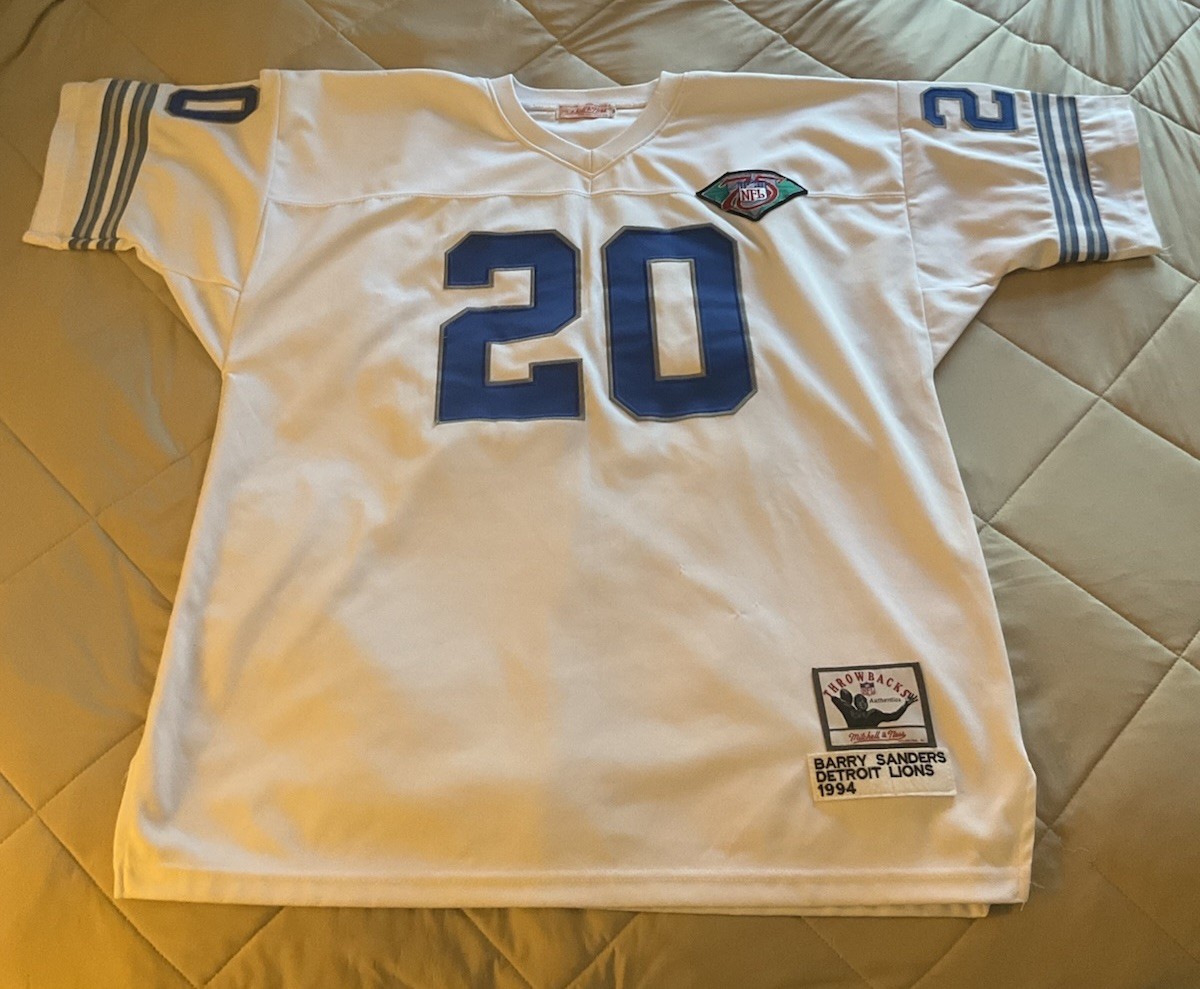 Mitchell and Ness Throwbacks 1994 Size 54 Barry Sanders Detroit Lions