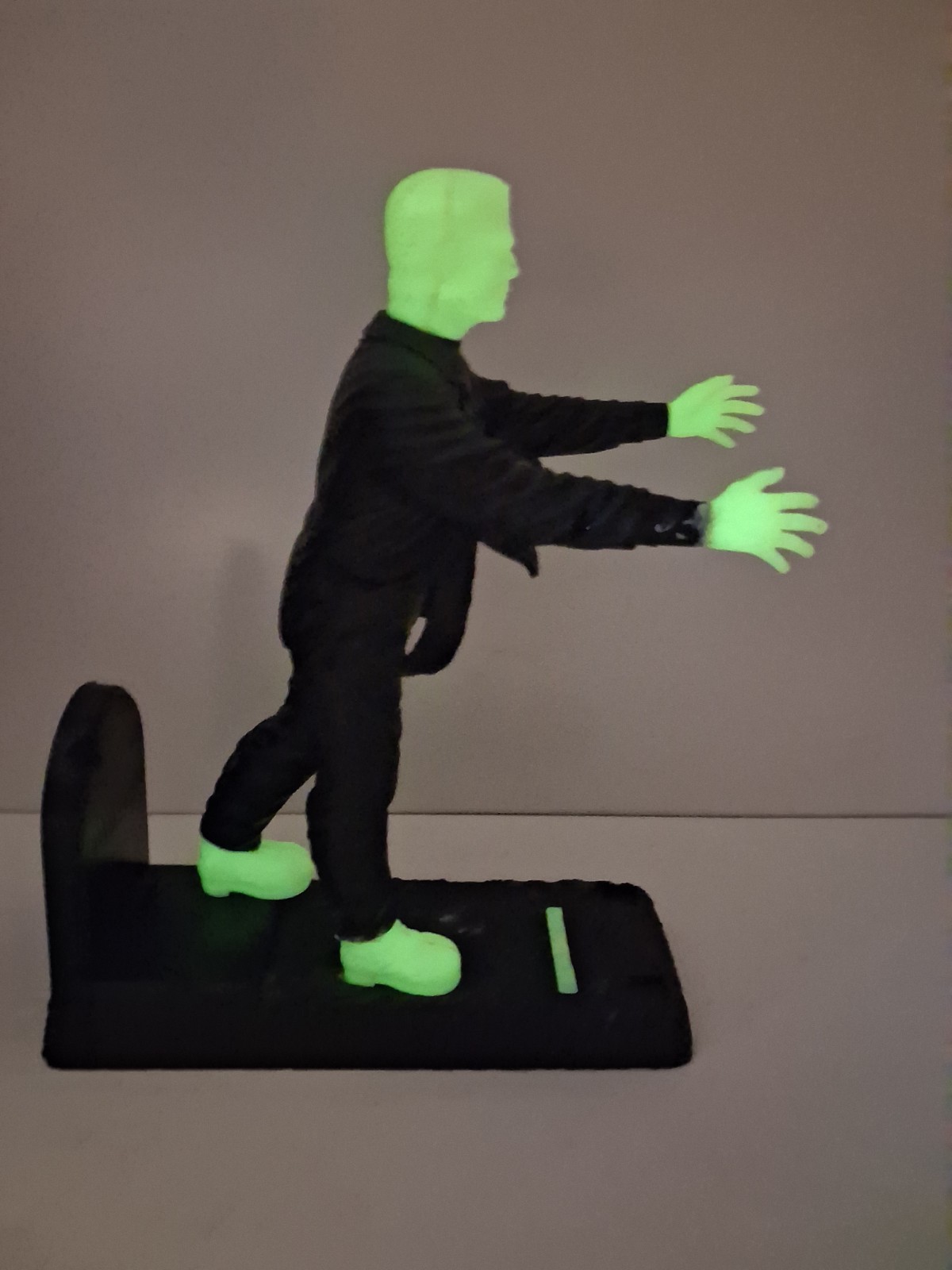 Vintage 1961 Aurora FRANKENSTEIN Model Kit Built Painted Glow 1st Issue No... Vintage 1961 Aurora FRANKENSTEIN Model Kit Built Painted Glow 1st Issue No...