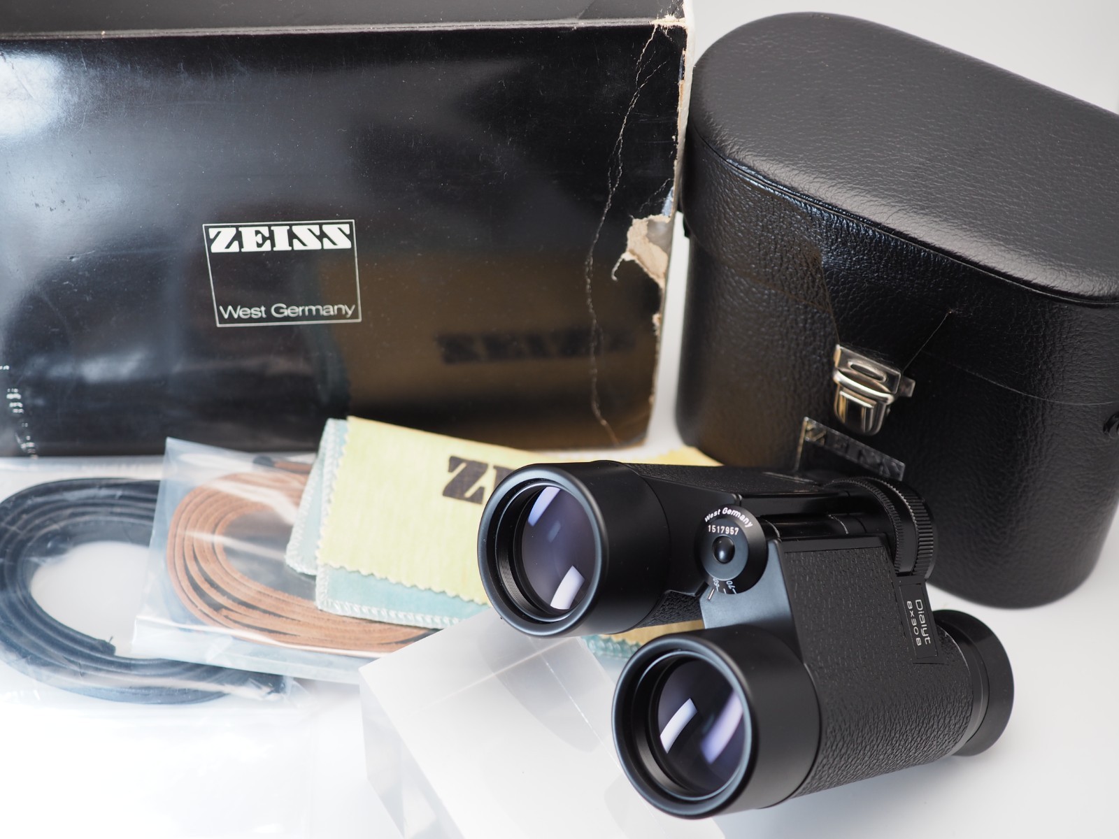 [US 1-Yr Warranty] UNUSED Zeiss Dialyt 8x30 B West Germany Binoculars Black J226